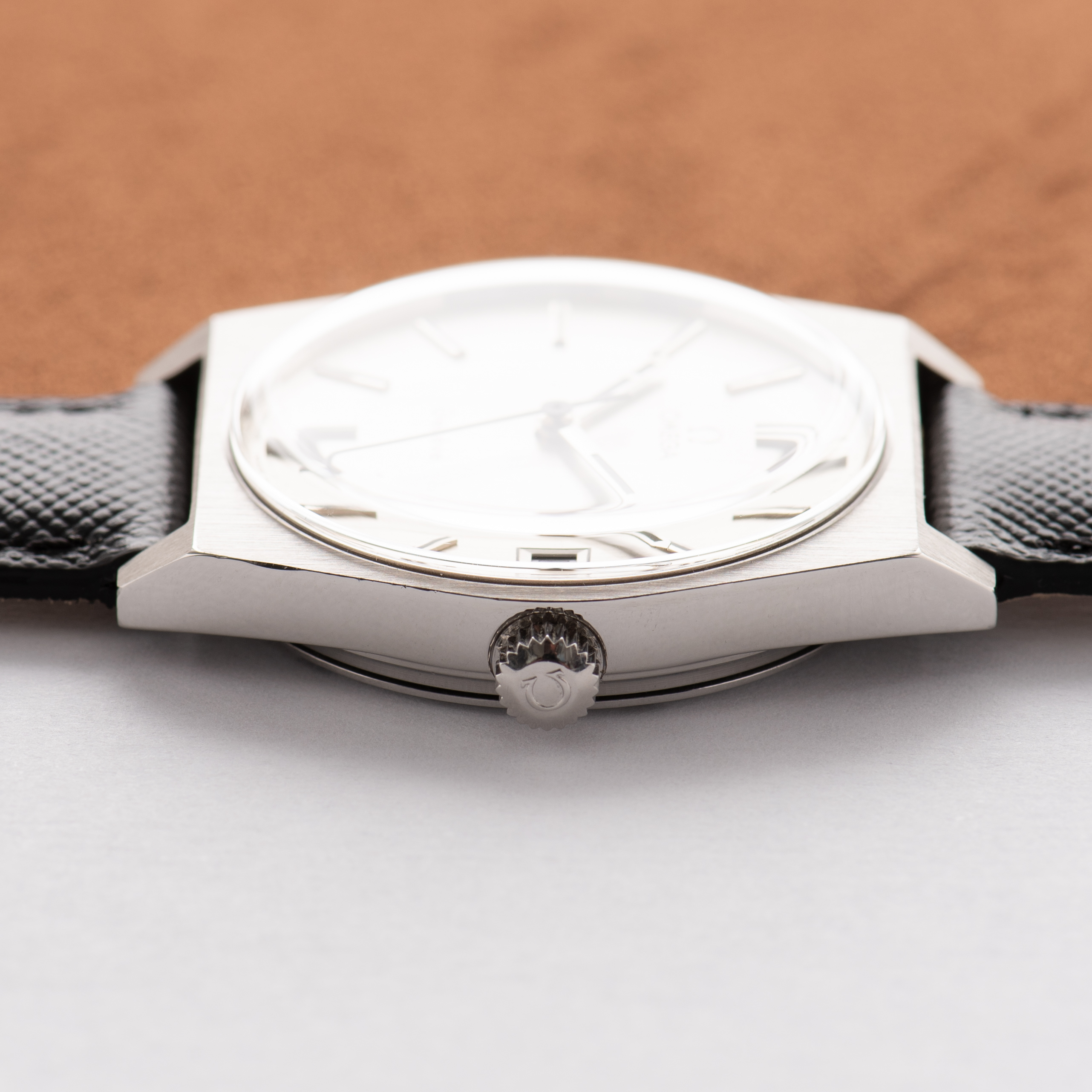 View of Omega Genève Date Silver Dial Réf 136.0049 from 1972