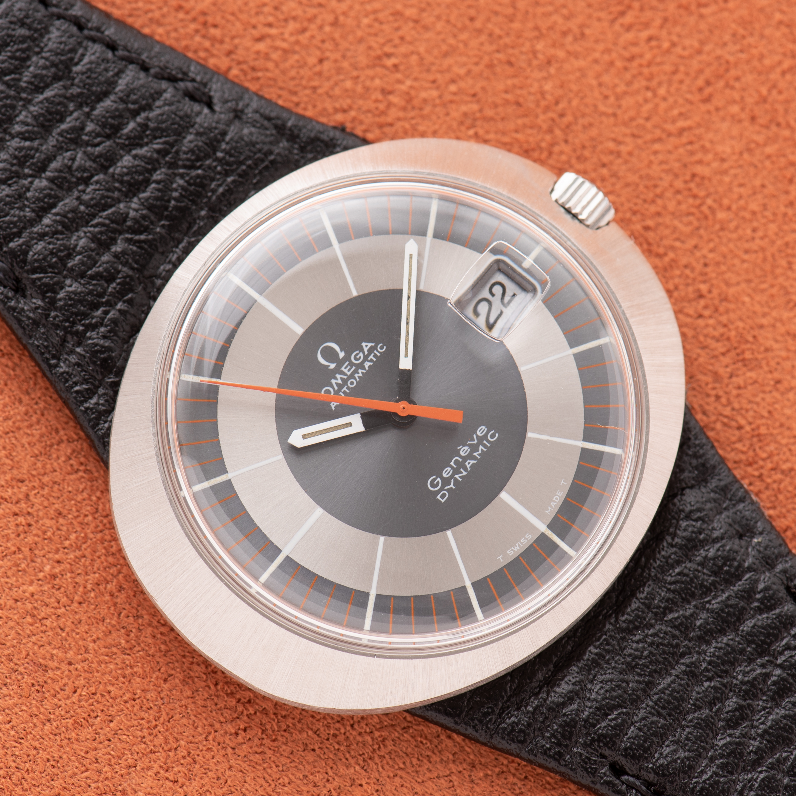 Zicht op Omega Geneva Dynamic Automatic Grey Dial vanaf 1072 Ref 166.039