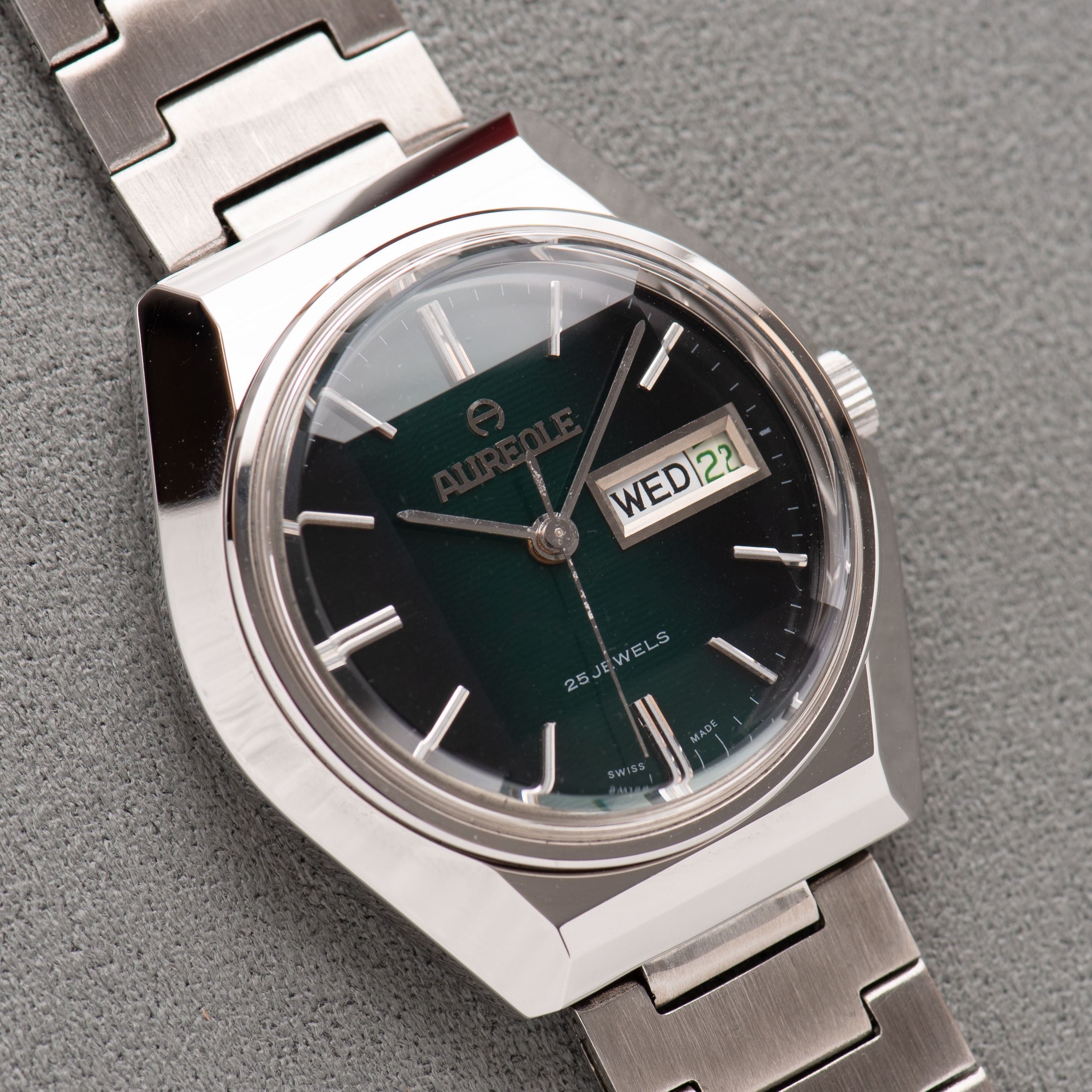 Zicht op Aureole 25Jewels Day-Date AS 2066 NEW OLD STOCK