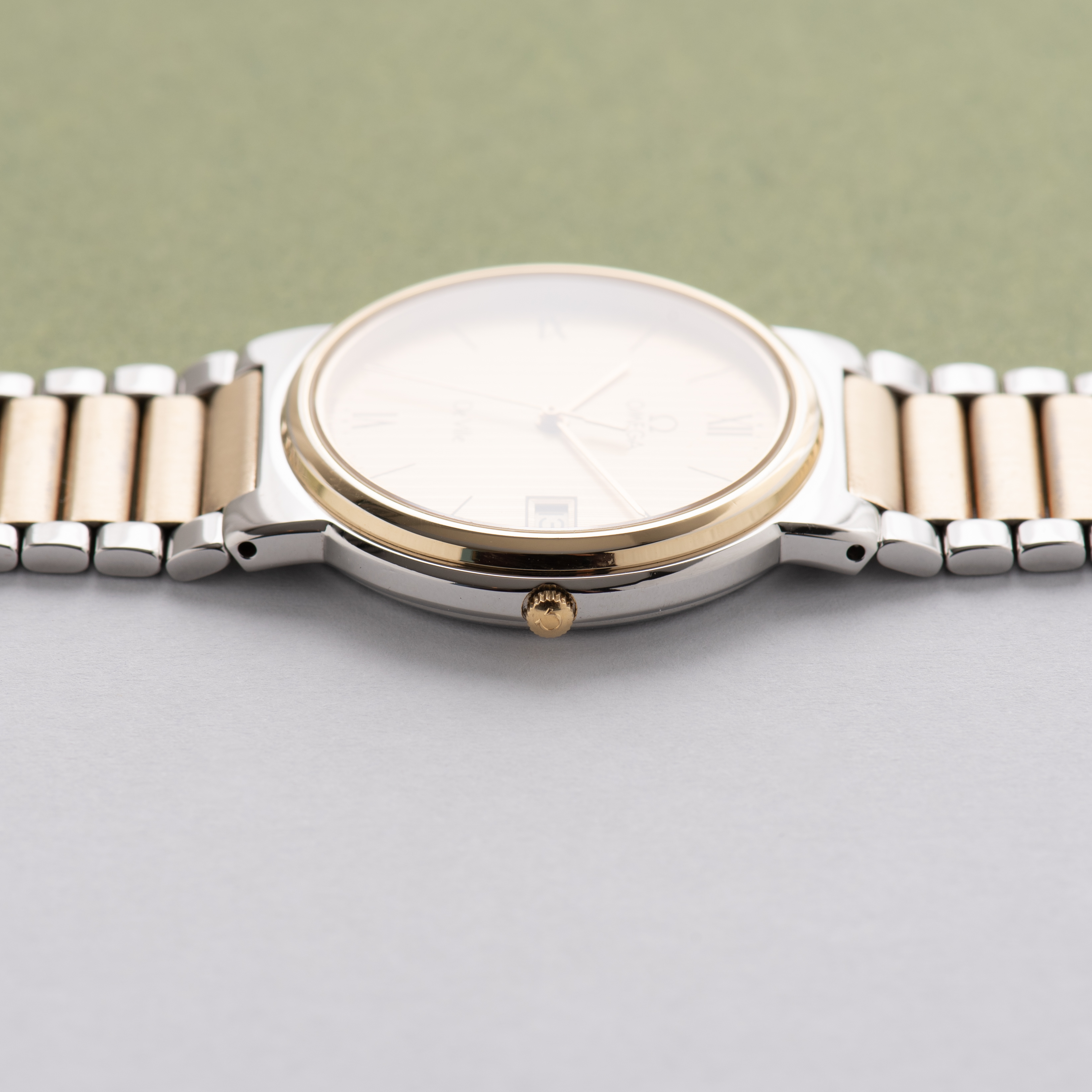 Vue de Omega De Ville Quartz Gold plated/steel réf 196.0256 from 1984