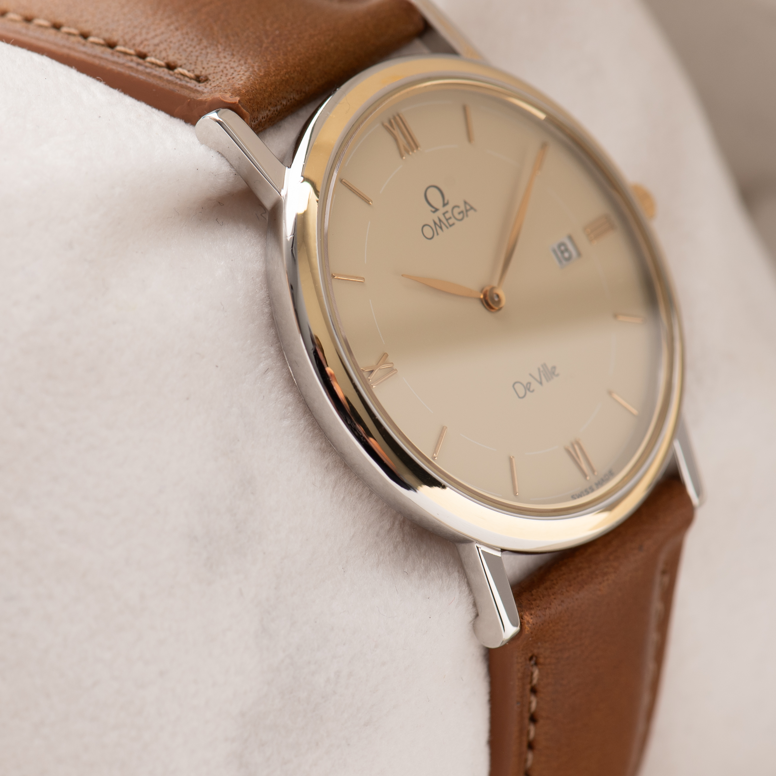 View of Omega De Ville Quartz Gold Steel Creme Dial Réf 196.2379 Full set from 1/09/1995