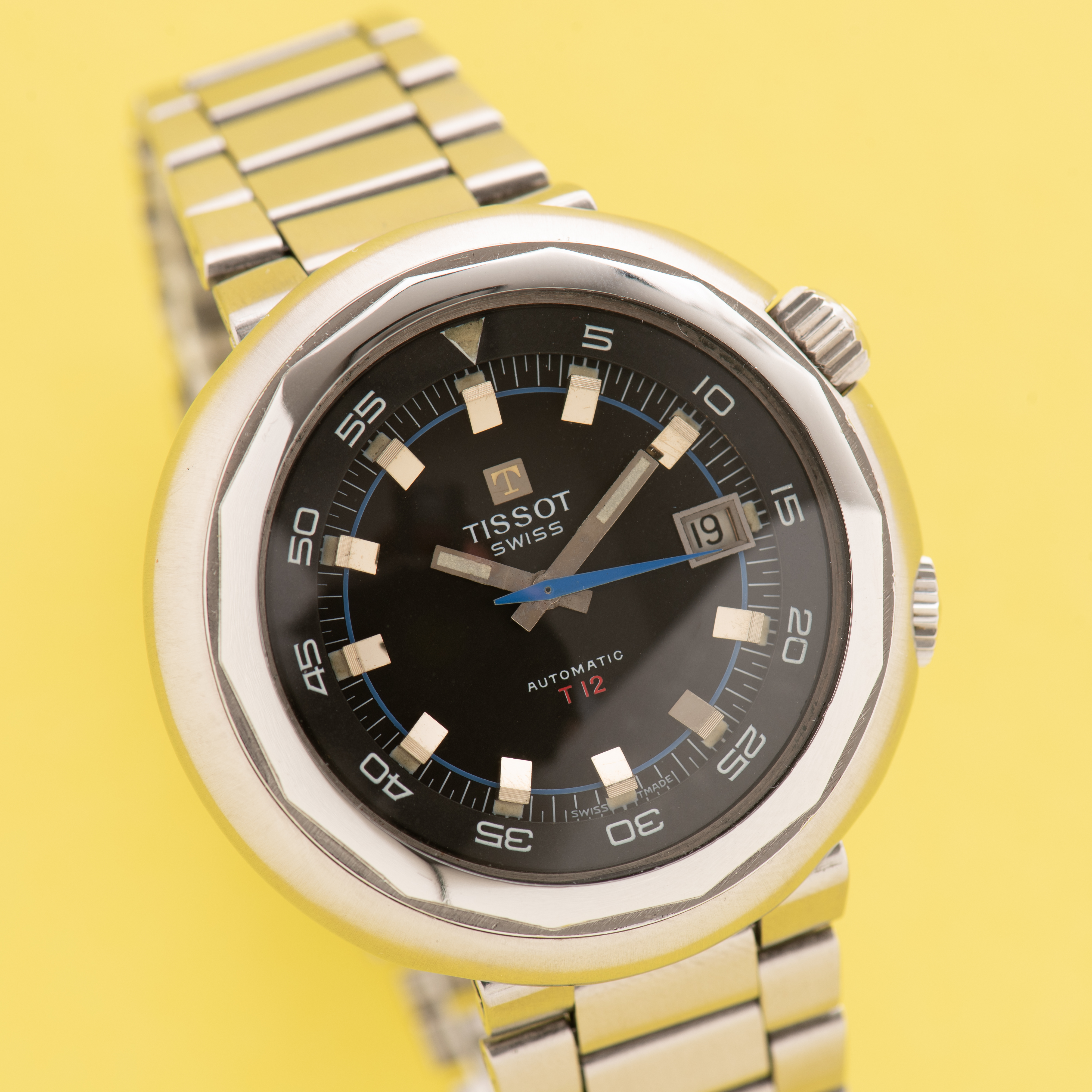 Zicht op Tissot Swiss Automatic T12 ref 44644 cal 2481