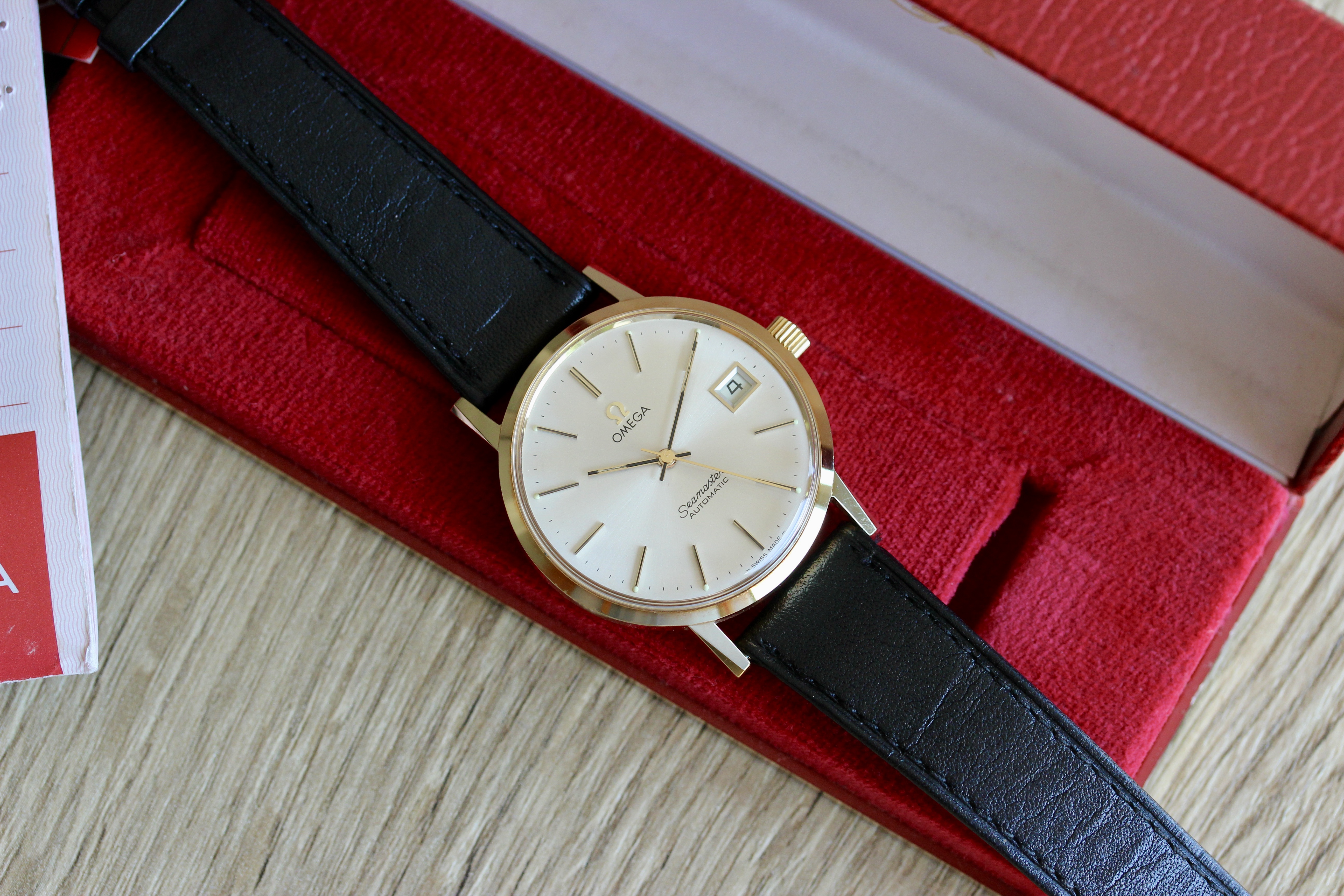 View of Omega Seamaster Automatic or 18k réf 166.0217 NOS FULL SET