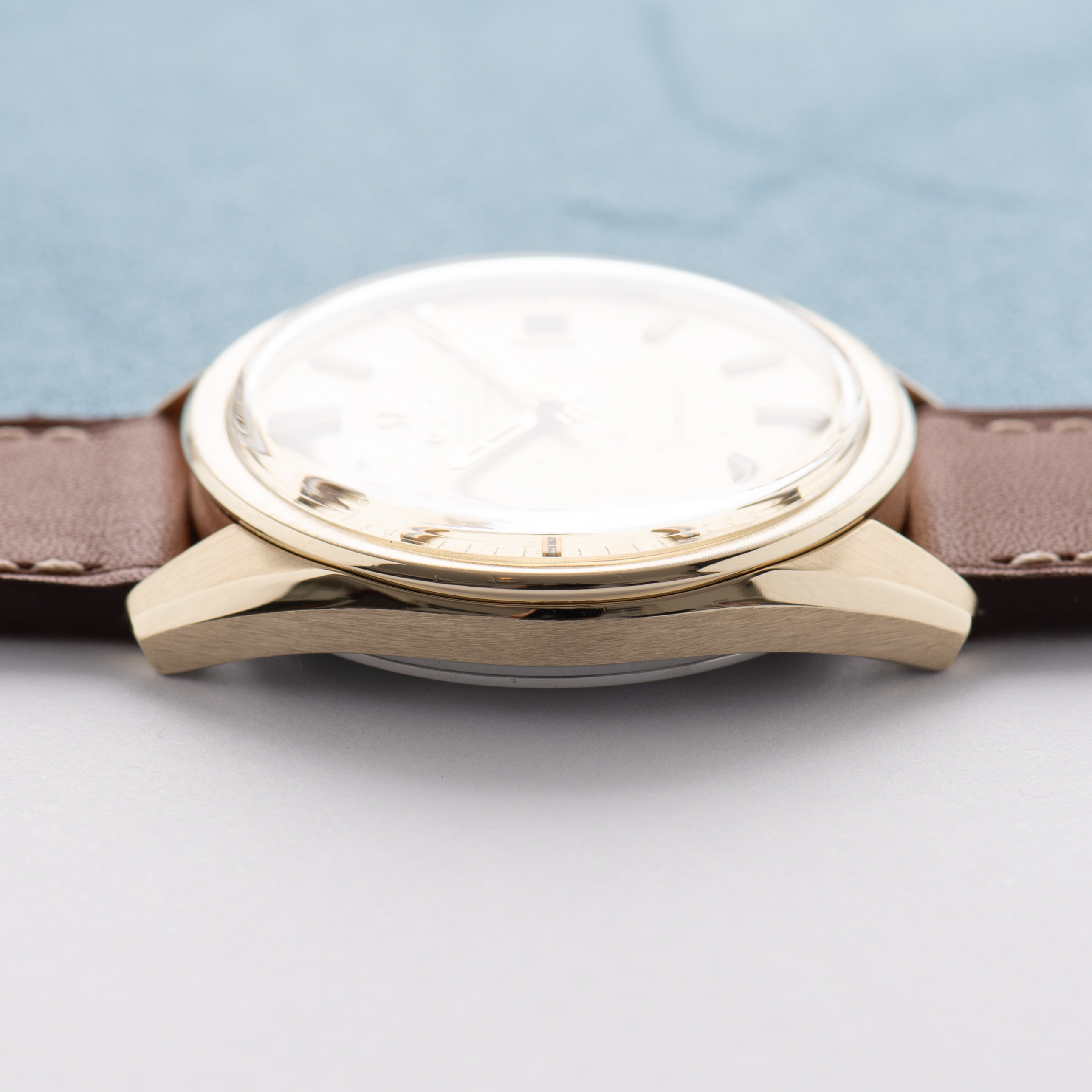 Zicht op Omega Automatic Chronometer Officialy Certified Seamaster ref 168.022/166.028