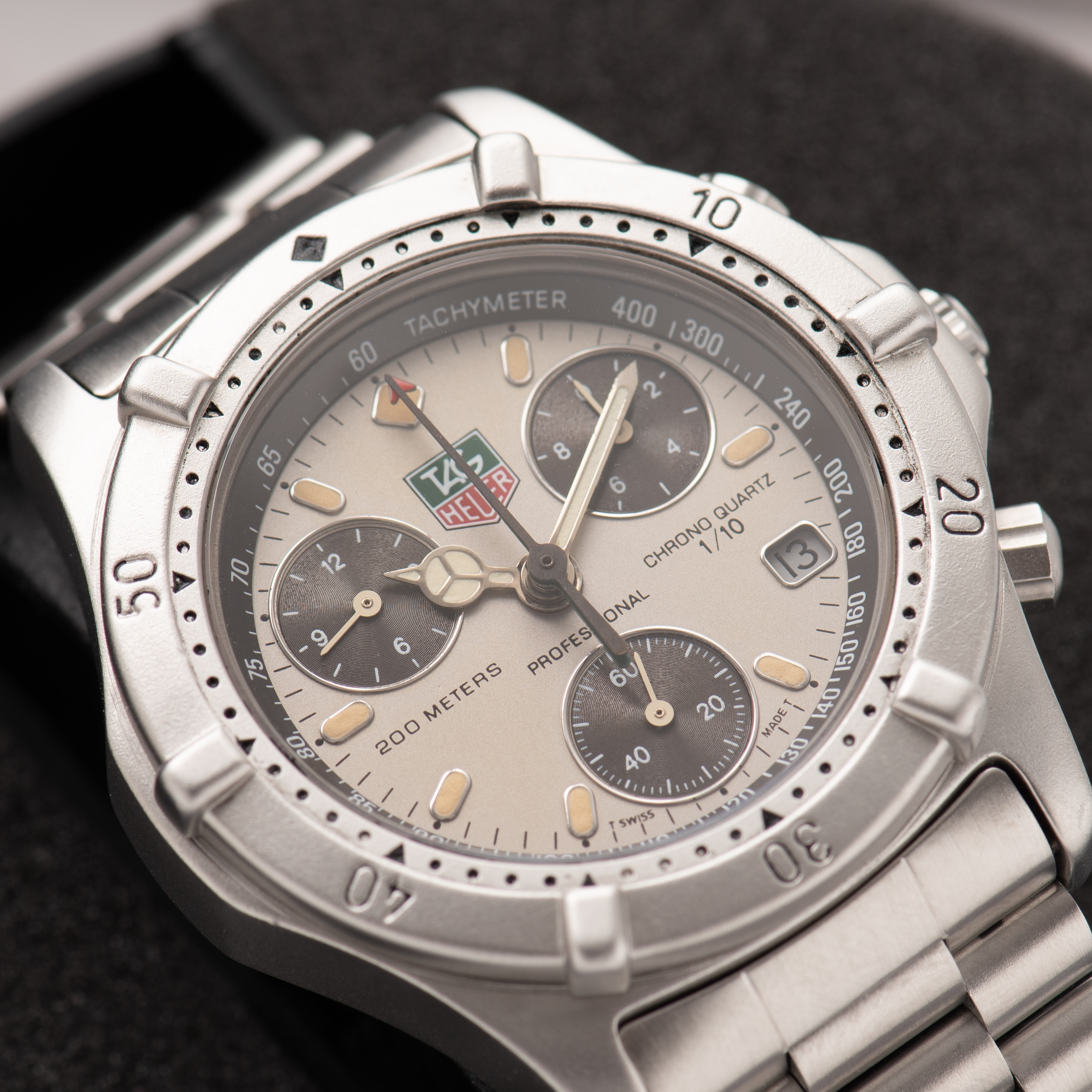 View of TAG Heuer Professional 200 meters Chrono Quartz Ref 560.260M Full Set from 1993