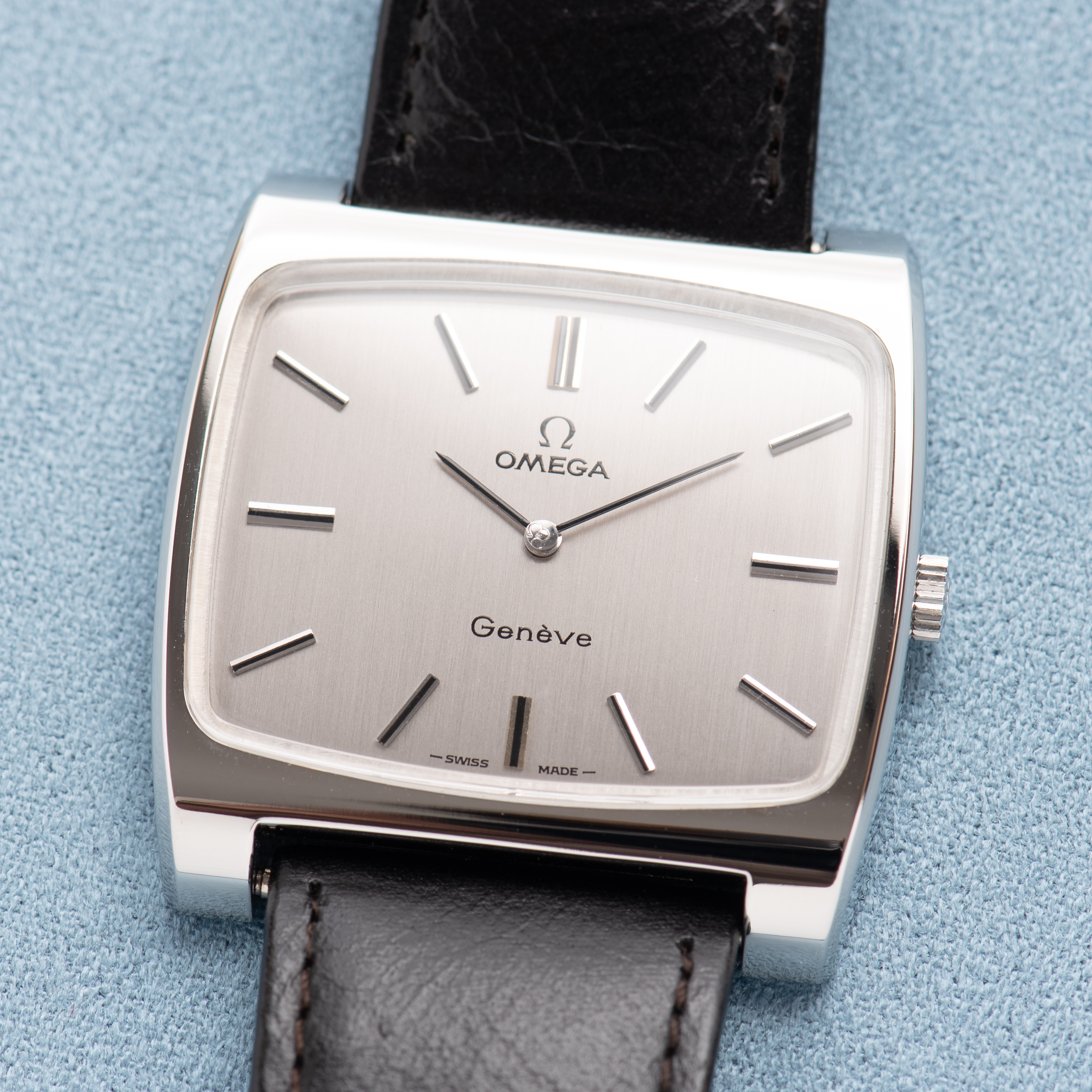 Vue de Omega Genève Oversize Silver Dial New Old Stock Réf 111.0109 from 1971