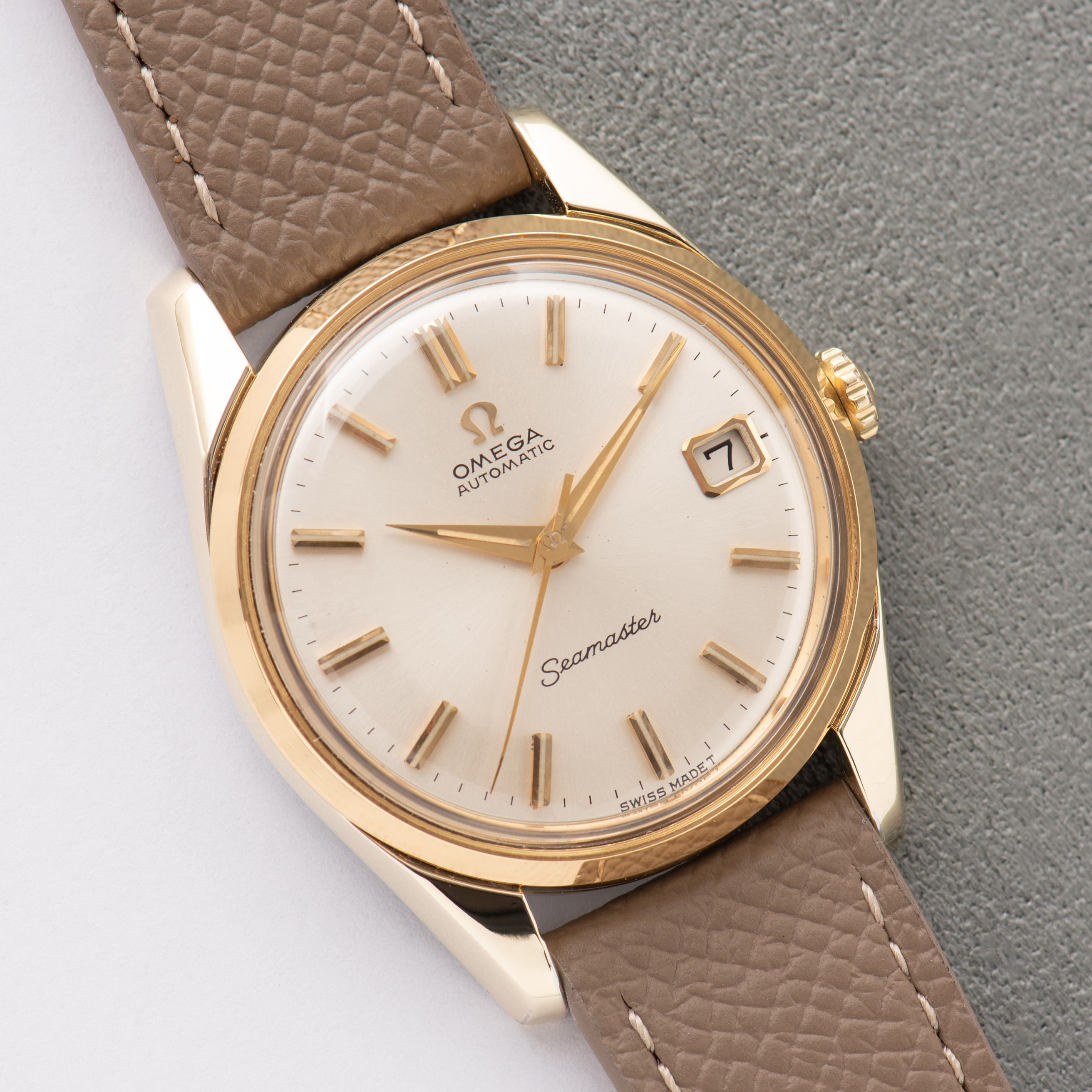 Vue de Omega Automatic Seamaster Réf 166.010 Cal 562 from 1964