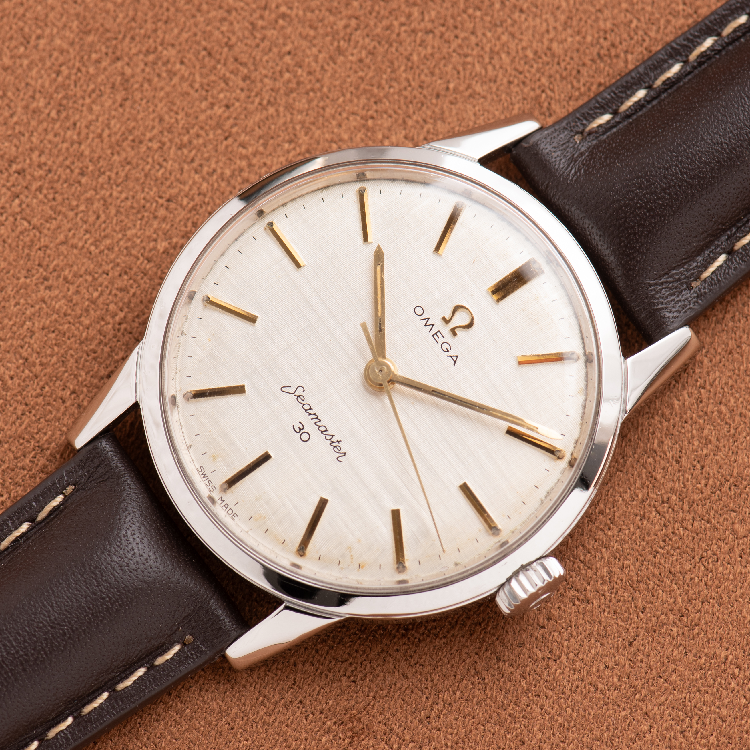 Zicht op Omega Seamaster 30 Patina "Linnen Dial" uit 1962 Ref 135.003