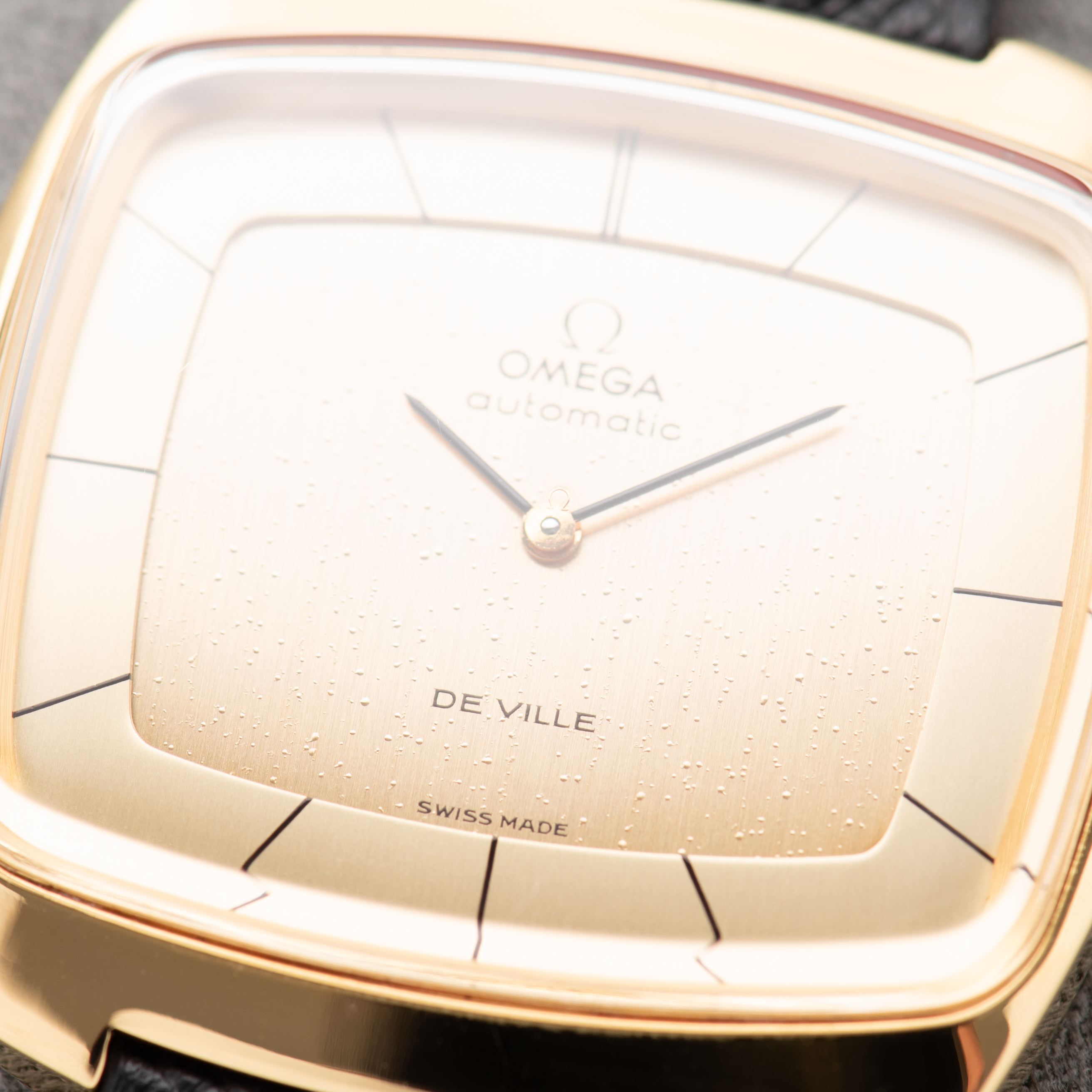 View of Omega Automatic De Ville "Tv Screen" Cal 711 réf 151.0051 from 1964