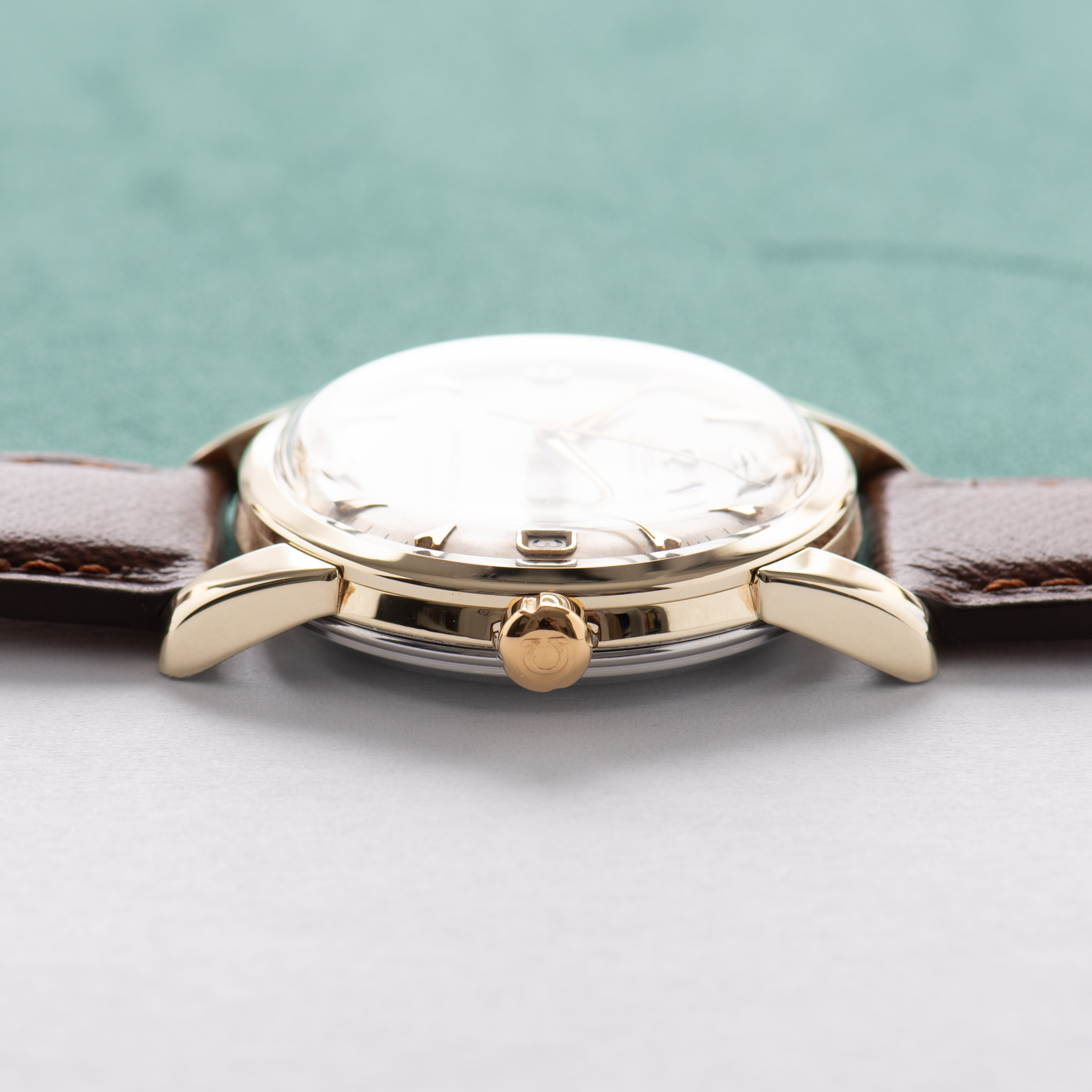 Vue de Omega Automatic Seamaster Calendar Réf 2849 6SC from 1958