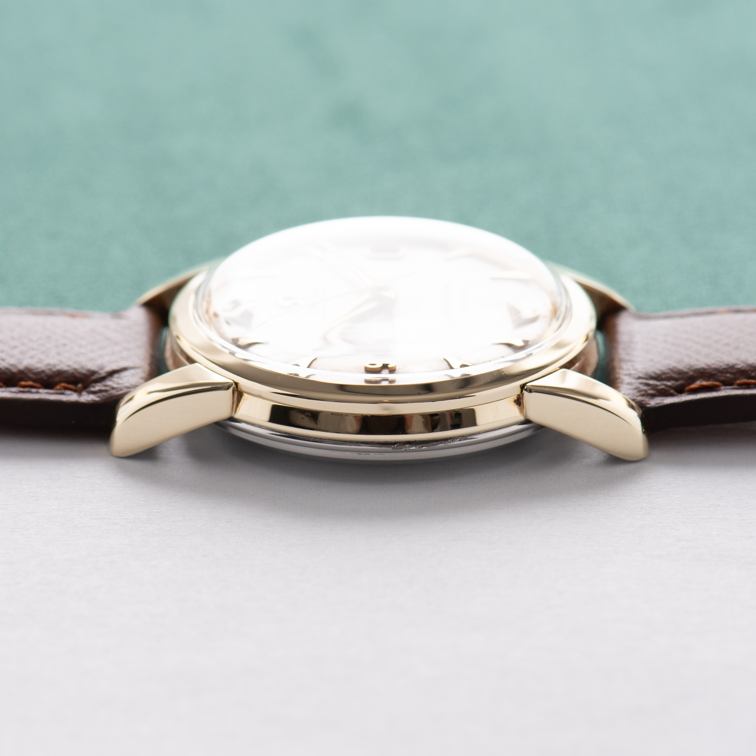 Vue de Omega Automatic Seamaster Calendar Réf 2849 6SC from 1958