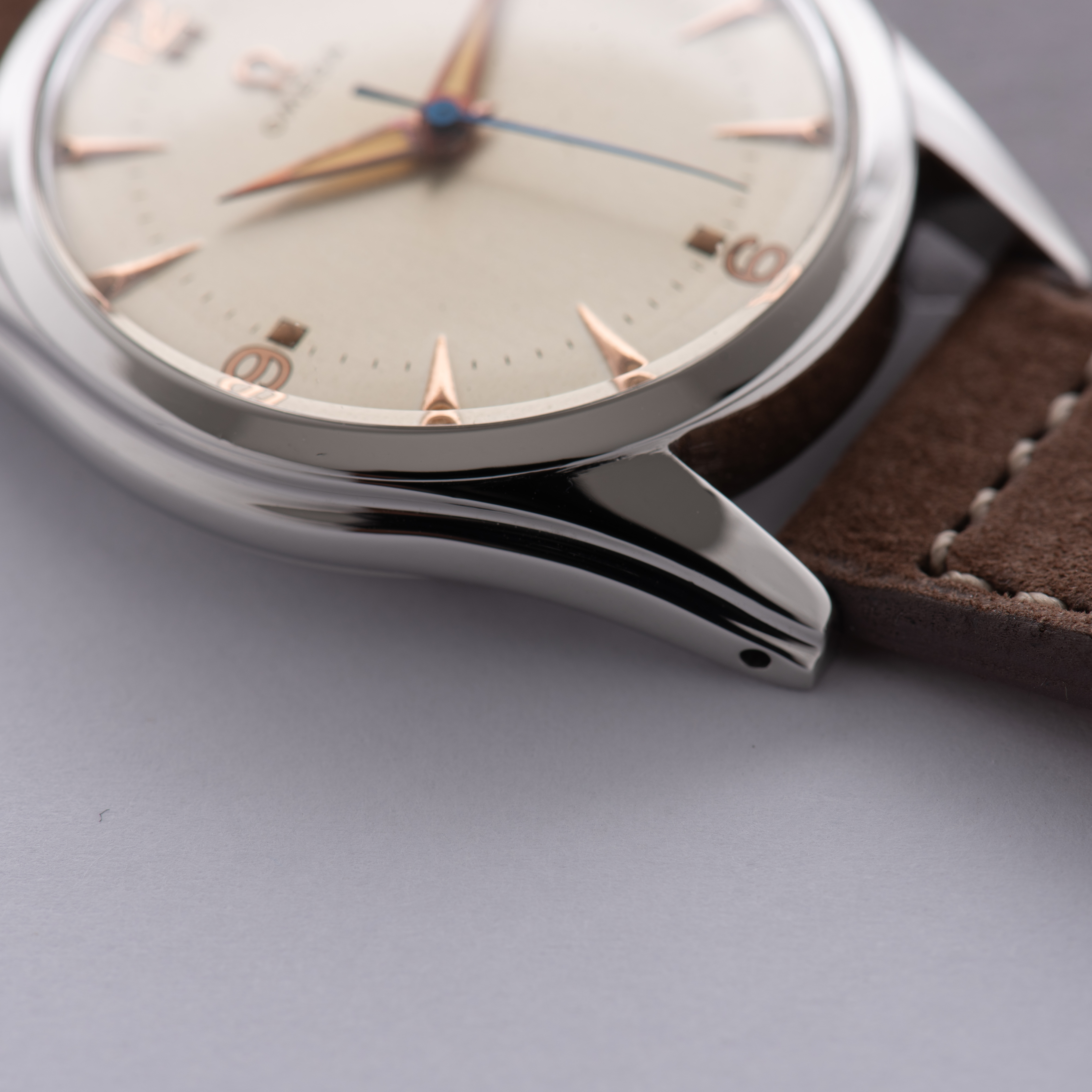 Zicht op Omega mechanische cal 283 ref 2537-8