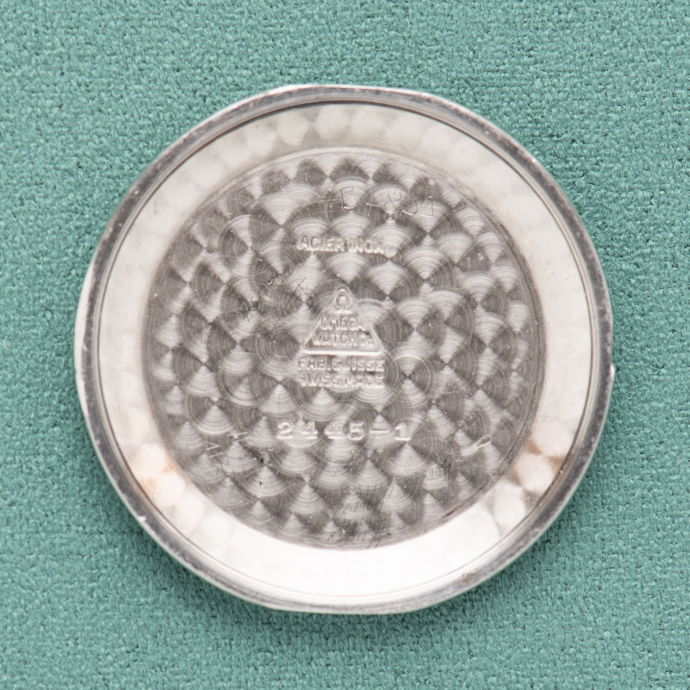 Zicht op Omega Centre Tweede Automatic Bumper Silver Dial Ref. 2445 1944
