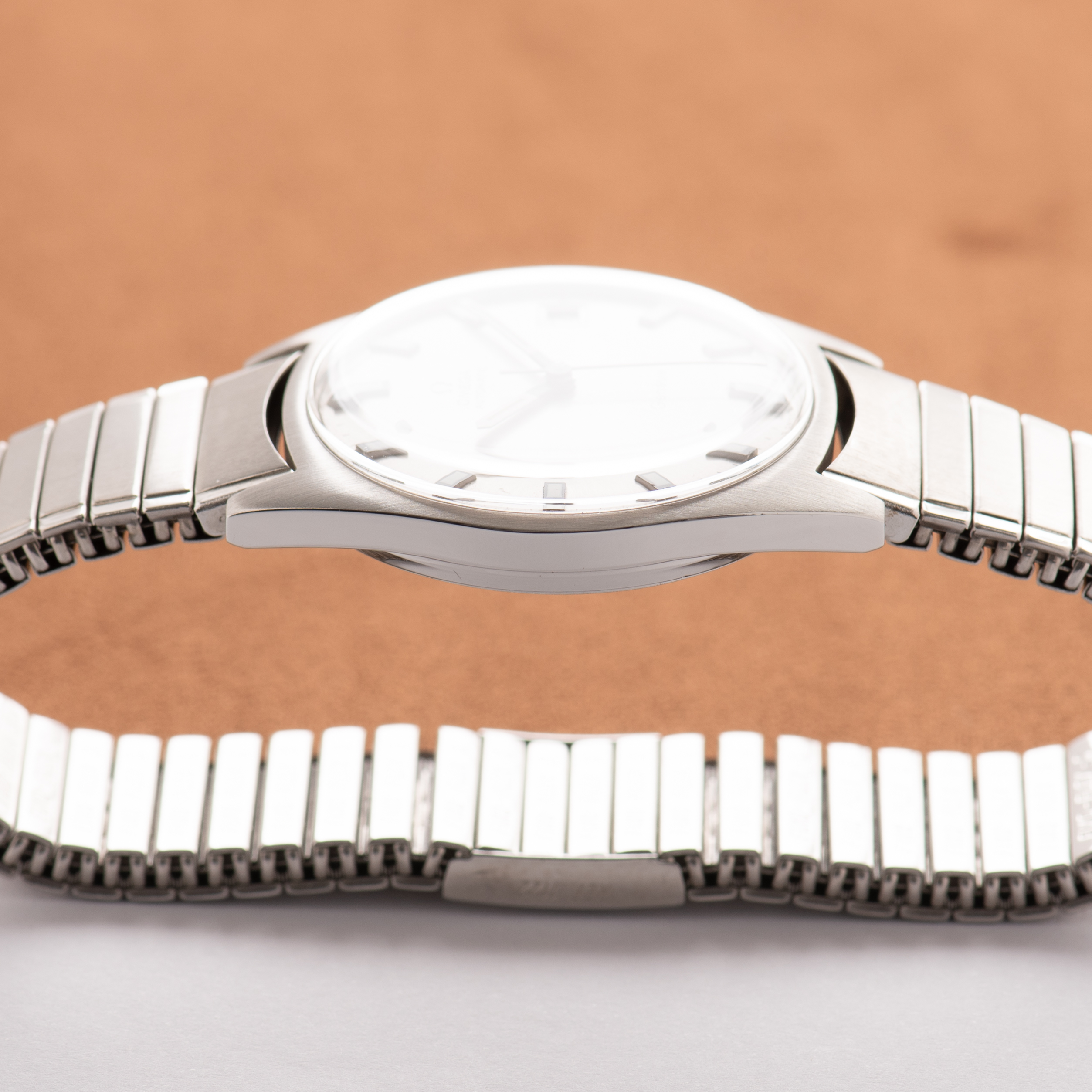 Vue de Omega Automatic Genève Silver Dial/ White Index réf 166.041 from 1968