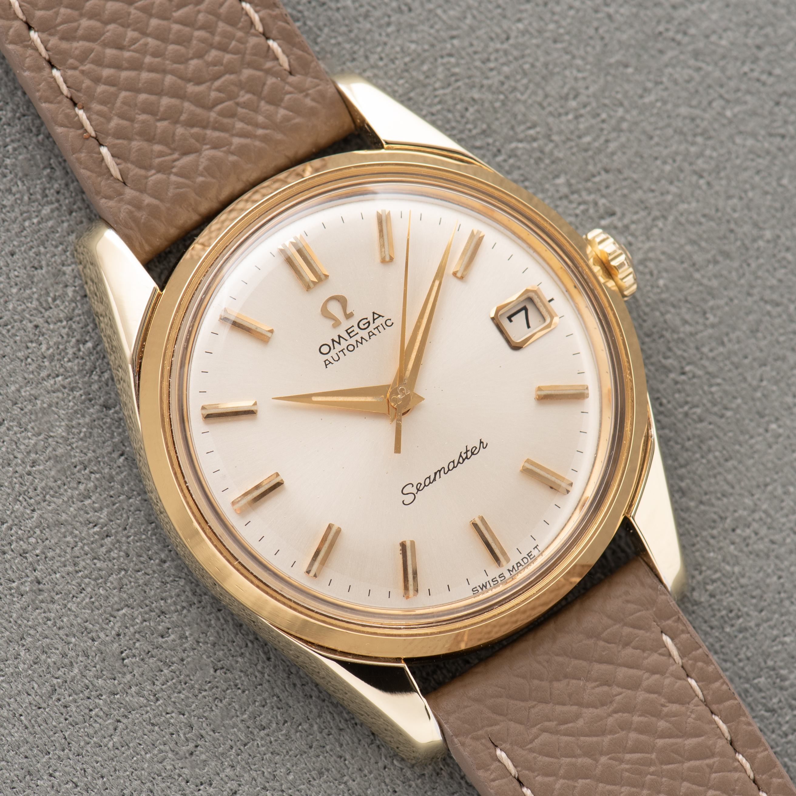 Vue de Omega Automatic Seamaster Réf 166.010 Cal 562 from 1964