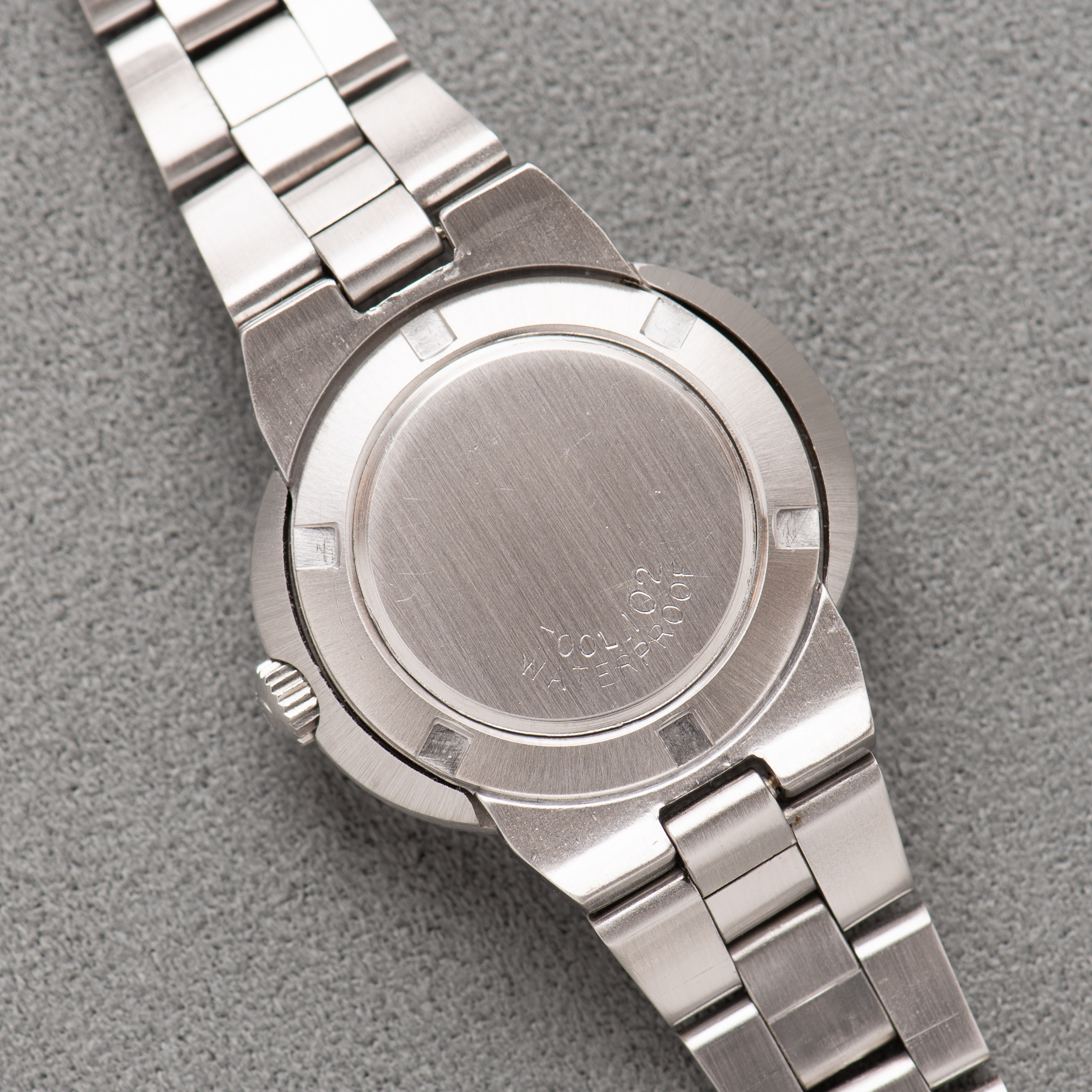 Vue de Omega Genève Dynamic Woman Mécanique Date Blue dial Réf 566.015 from 1971