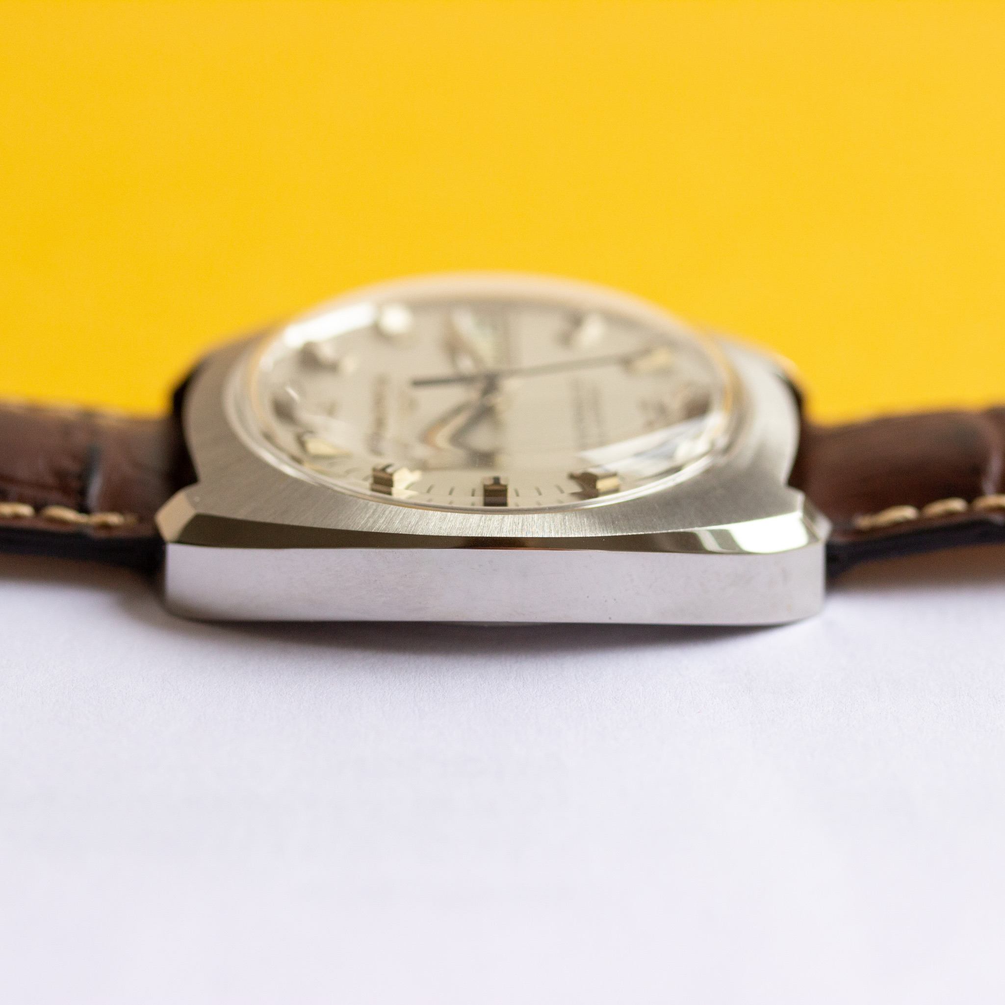 View of Longines Conquest Ultronic réf 1533-2 742 cal 6312