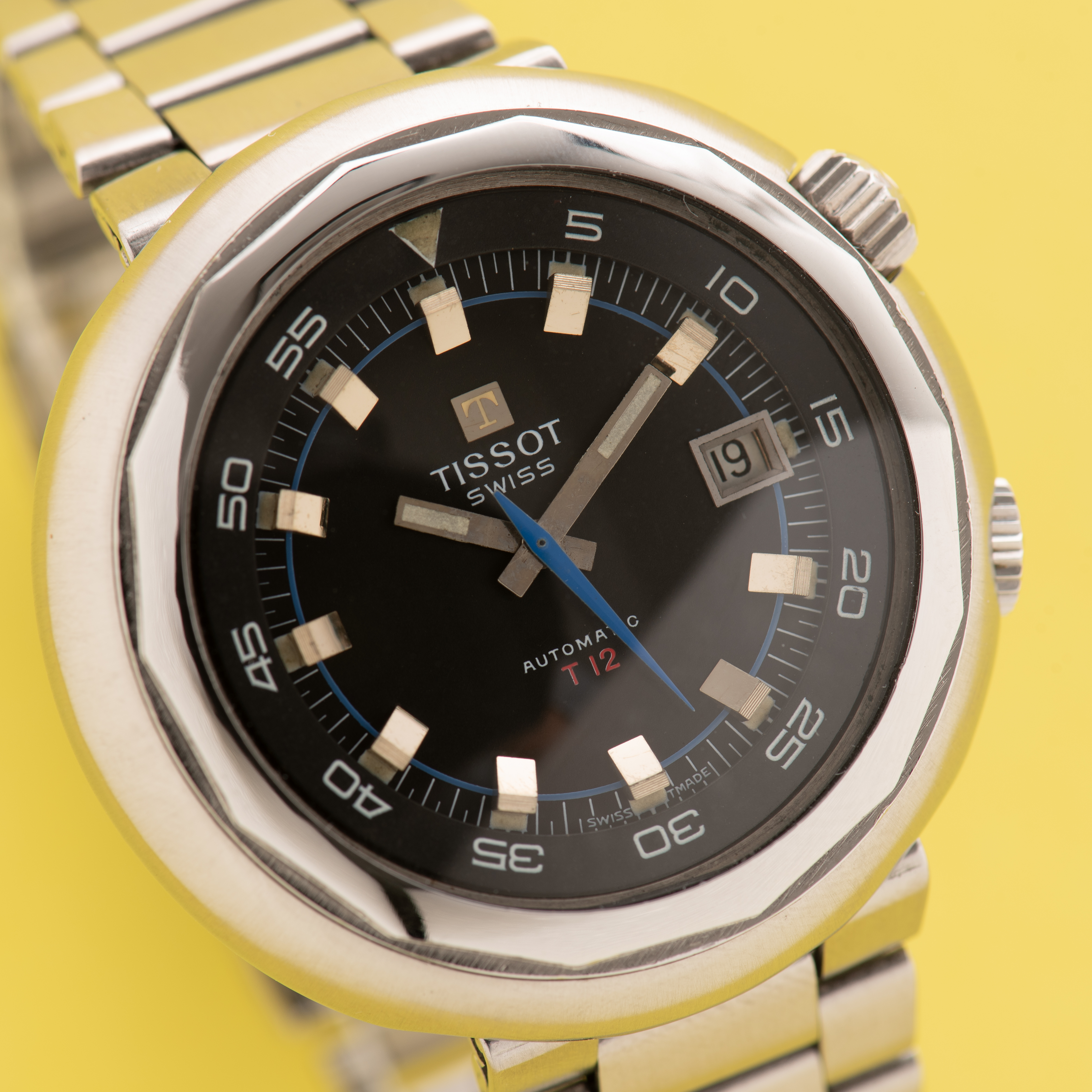 Zicht op Tissot Swiss Automatic T12 ref 44644 cal 2481