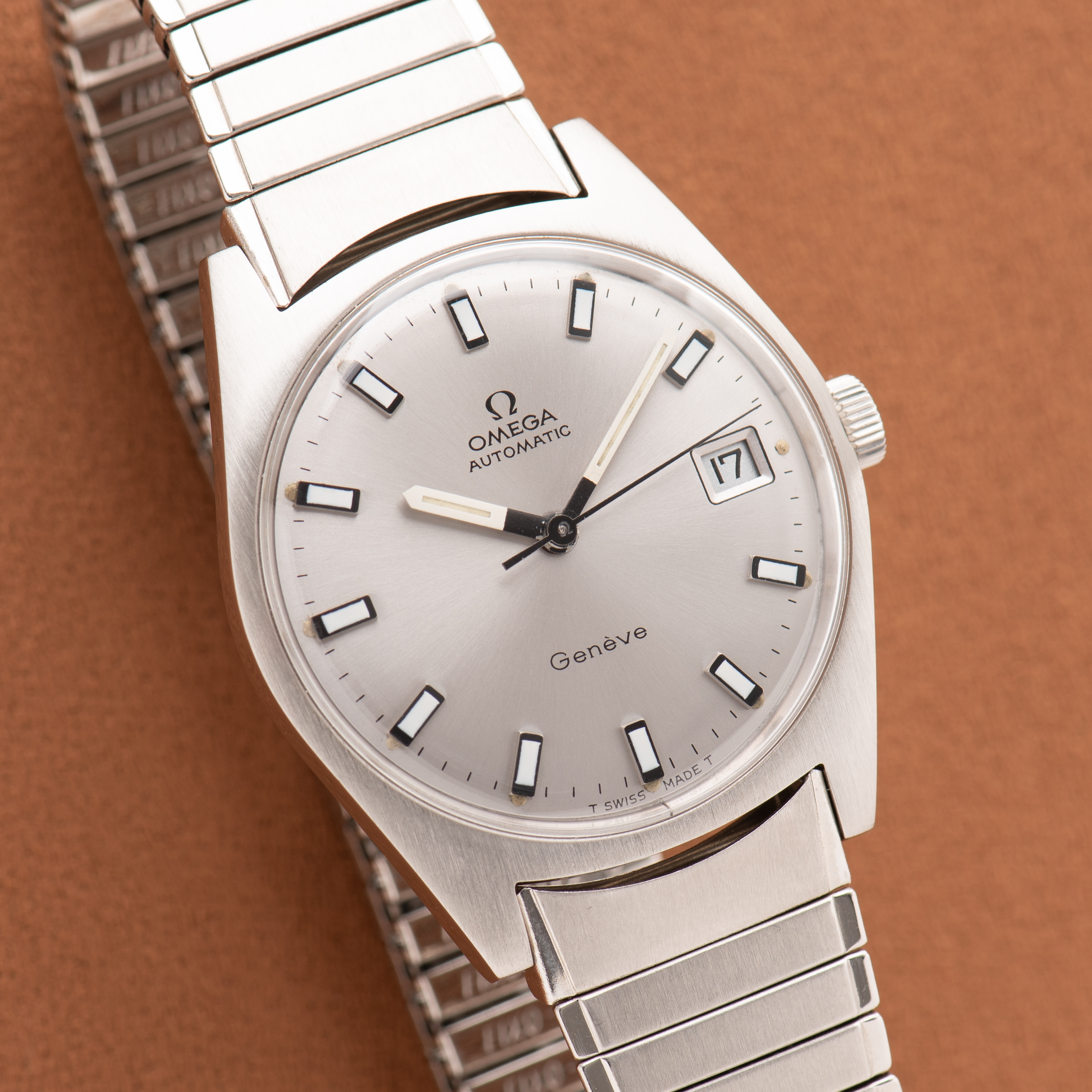 Vue de Omega Automatic Genève Silver Dial/ White Index réf 166.041 from 1968