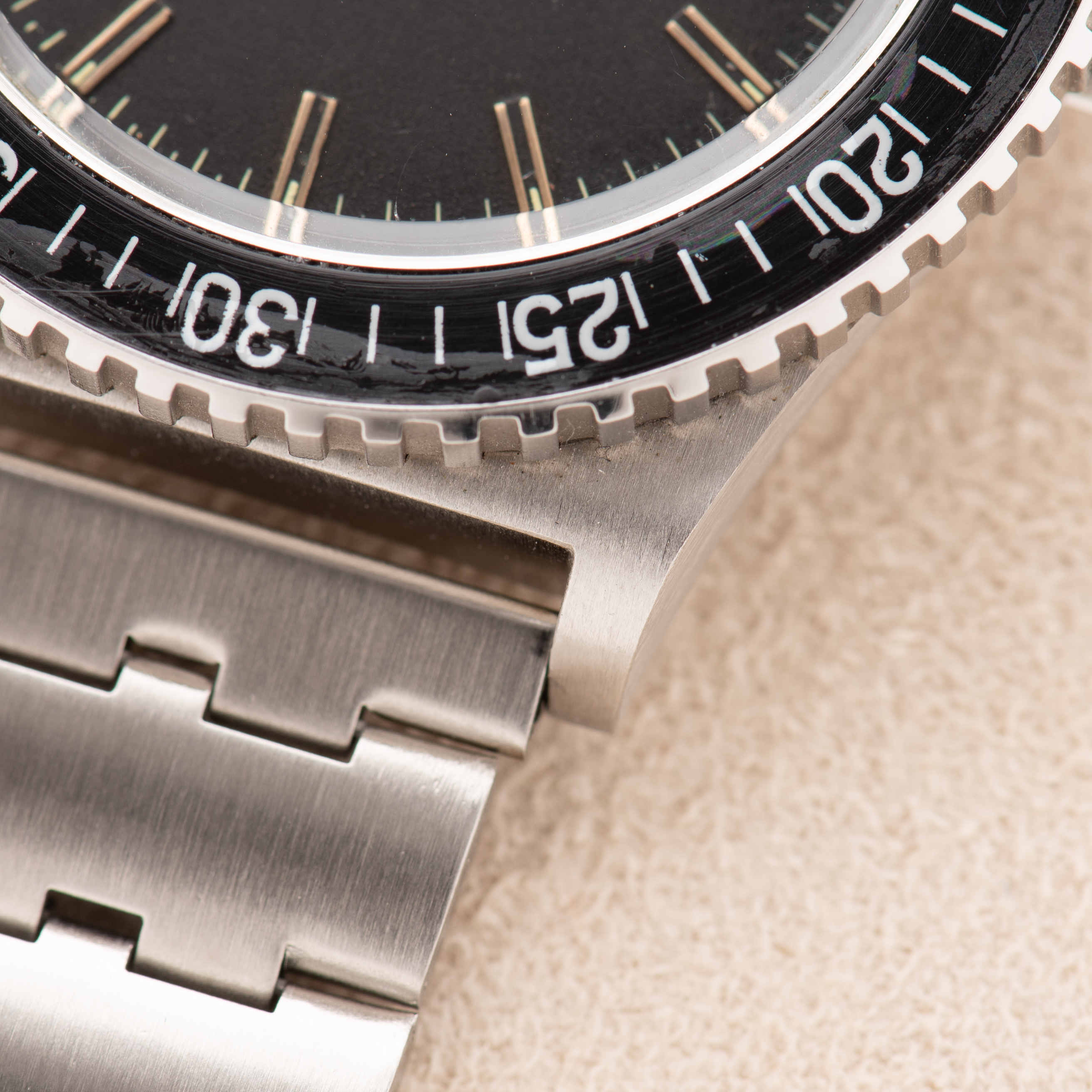Zicht op Zenith Chronometre Automatic Diver Surf Réf 01 0170 380