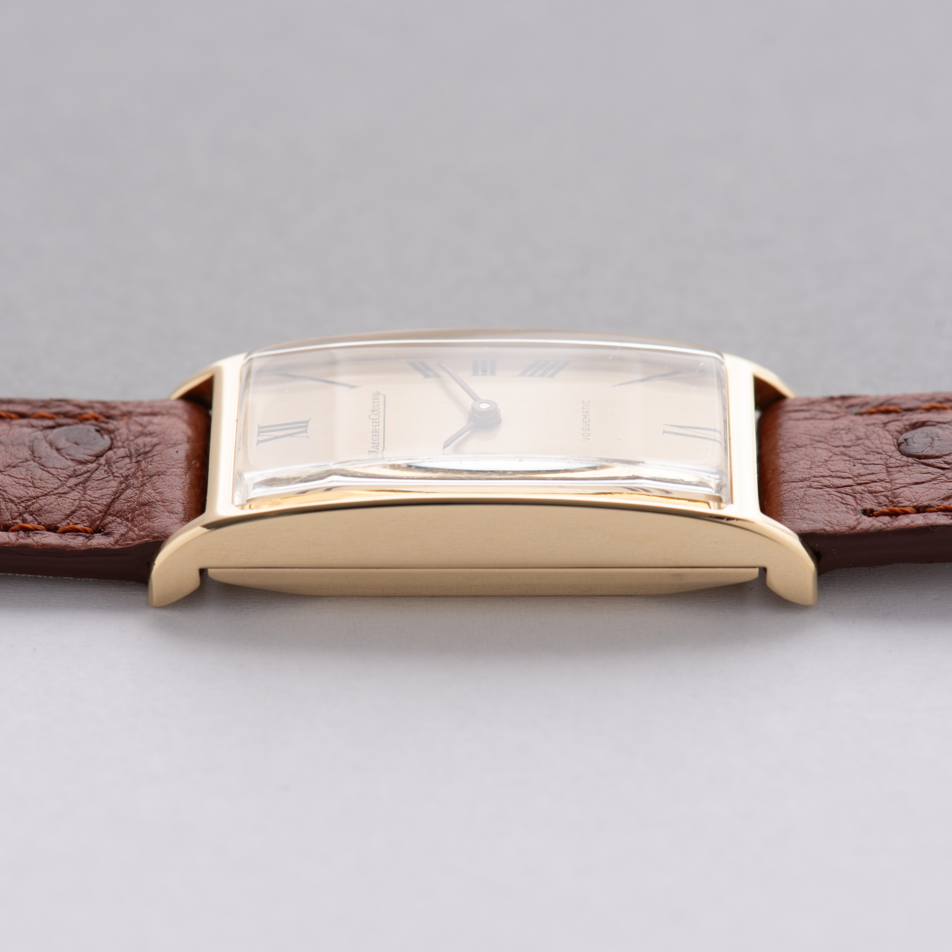 Zicht op Jaeger-LeCoultre Voguematic goud 18k 0,750 ref 22004