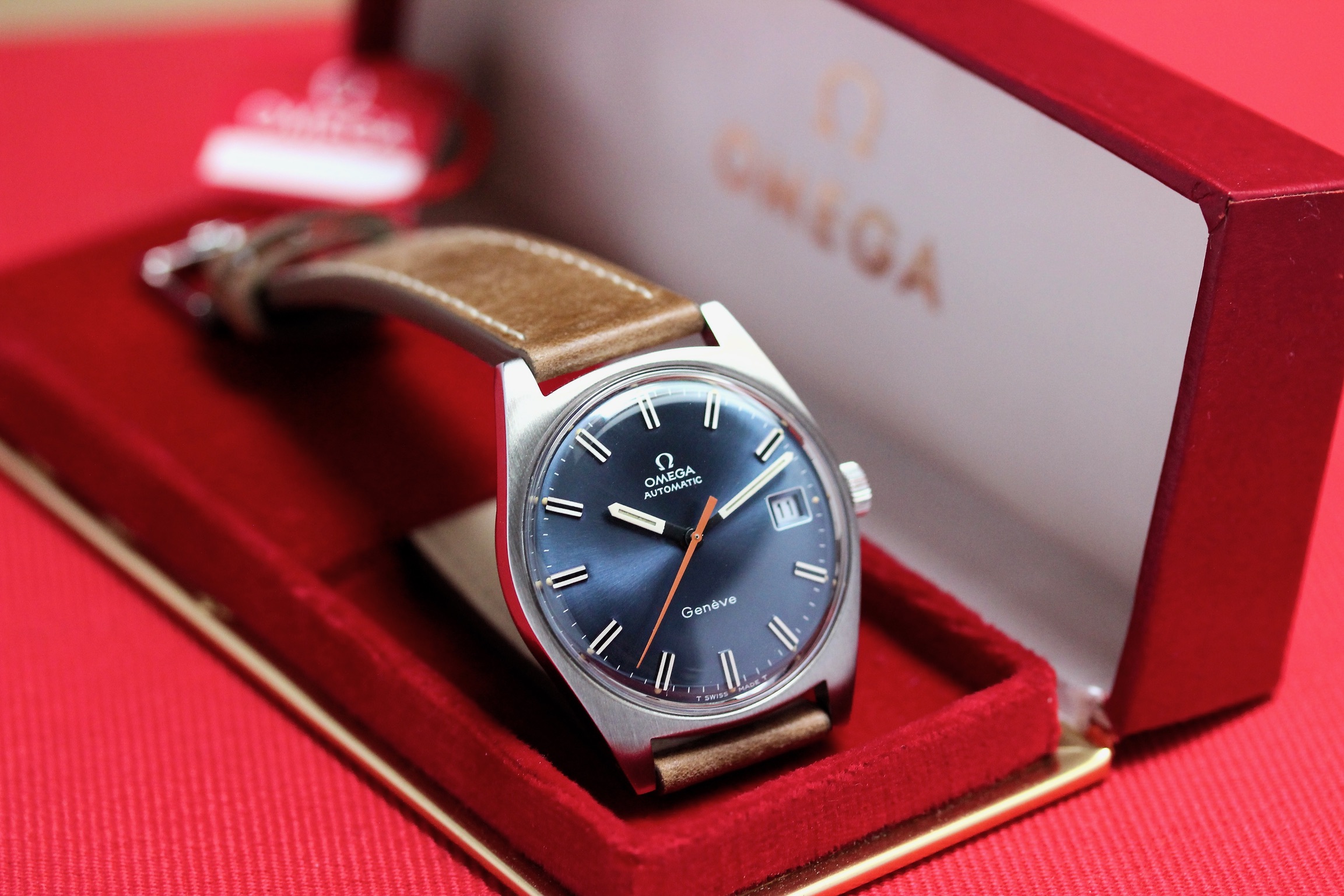 Vue de Omega Genève réf 166.041 "Ultraman" cal 565