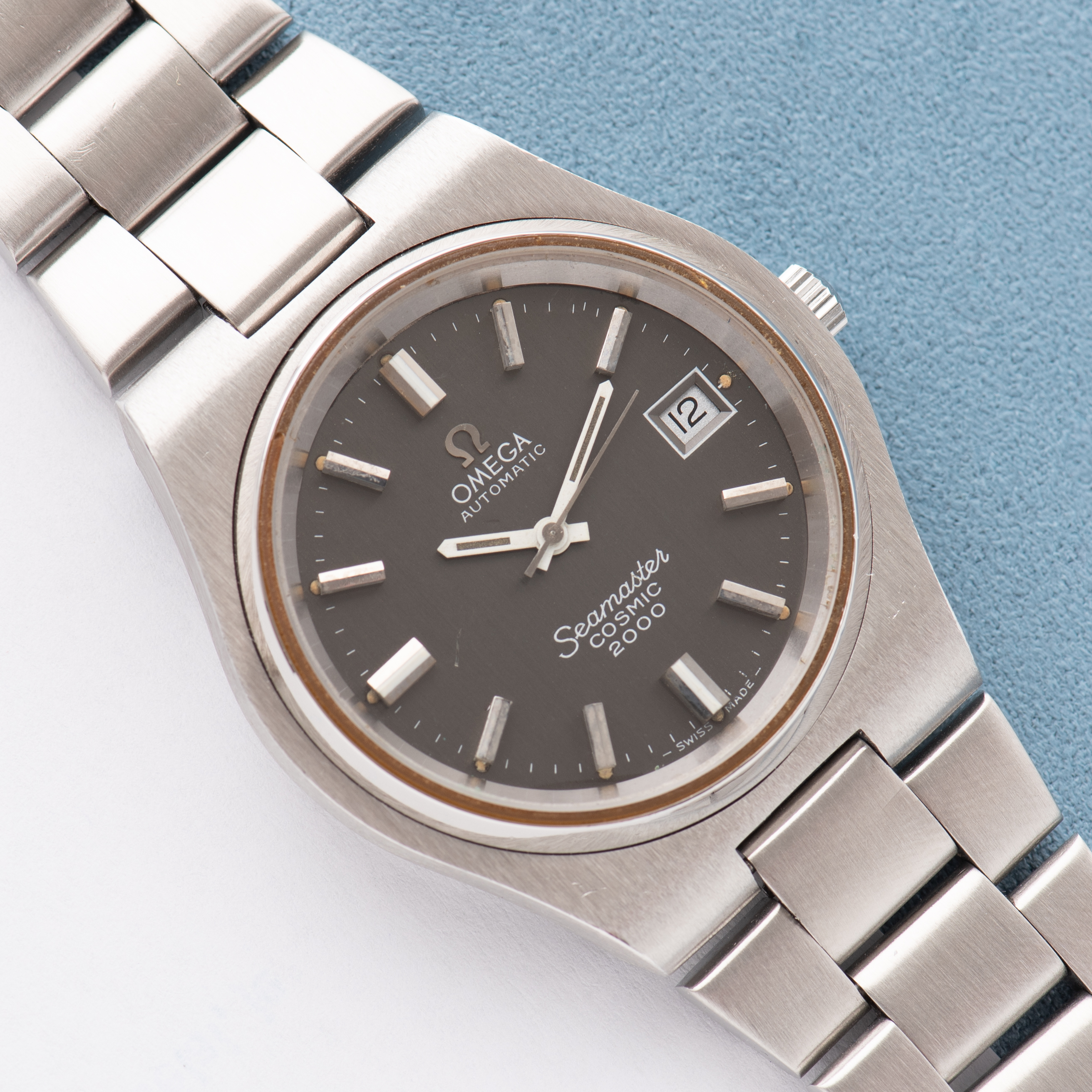 Zicht op Omega Automatic Seamaster Cosmic 2000 Grey dial Réf 166.135 from 1973