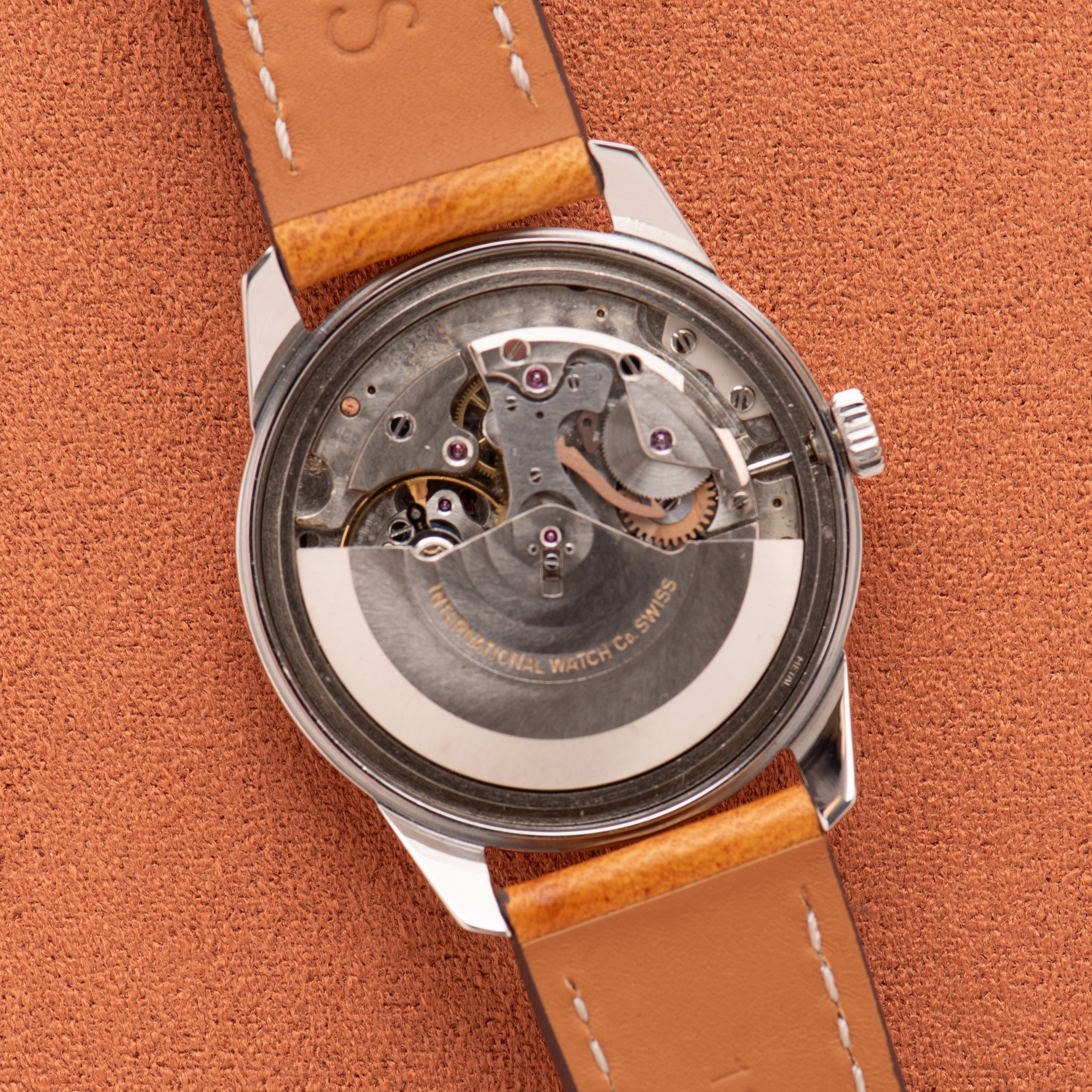 Vue de IWC International Watch Co Schaffhausen Automatic Silver Dial réf R810A