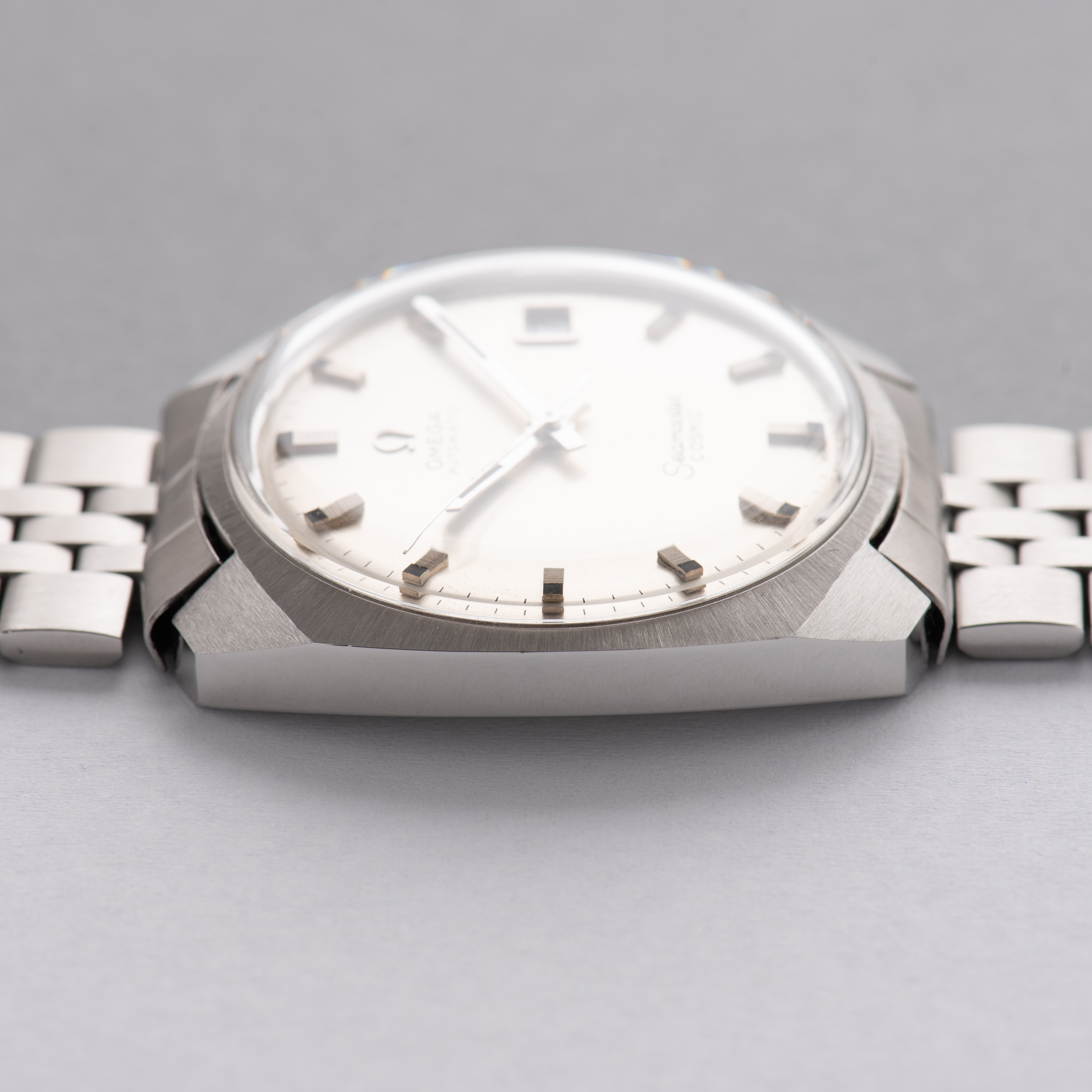Vue de Omega Automatic Seamaster Cosmic réf 166.022 from 1968