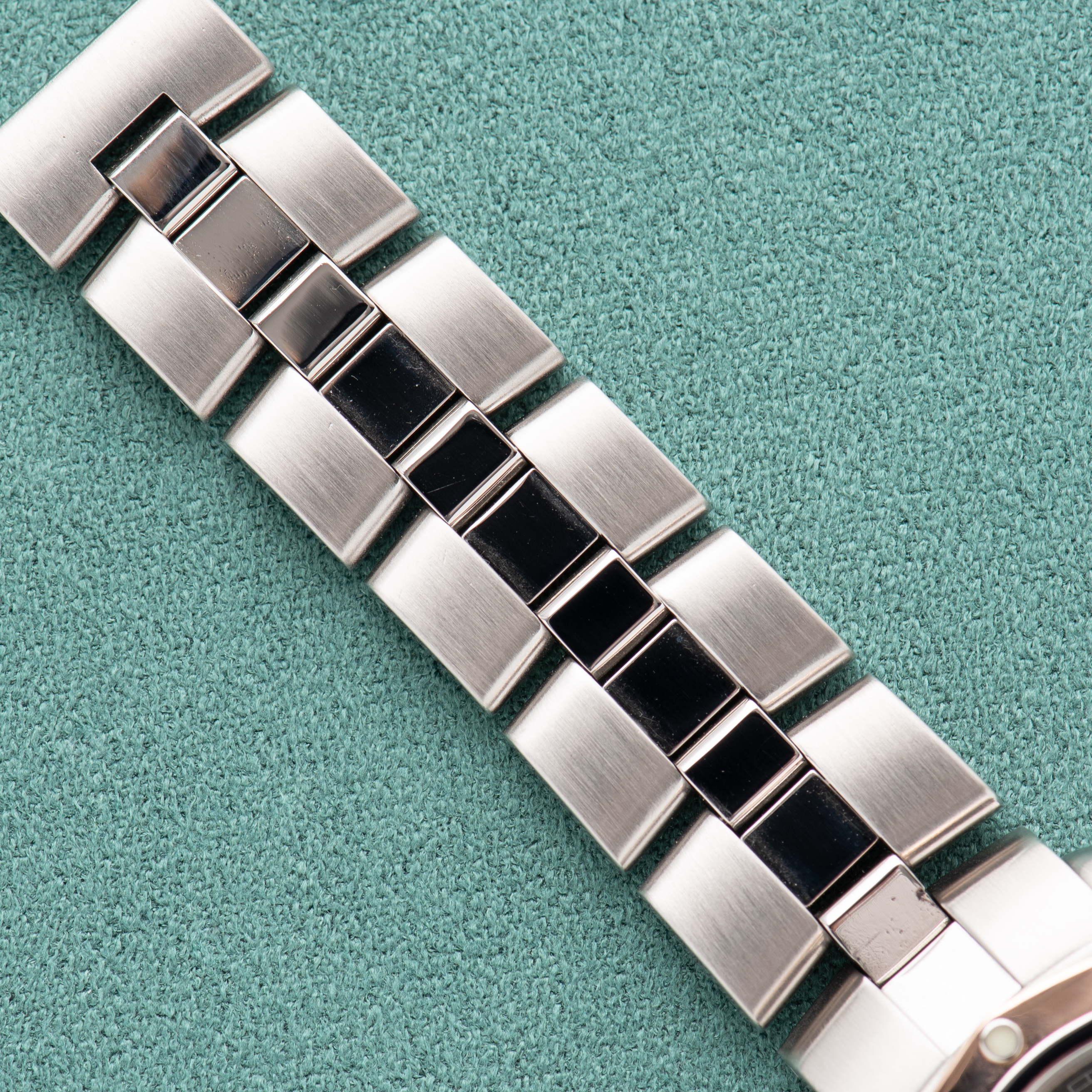 View of TAG Heuer Professional 2000 Ref WN1351
