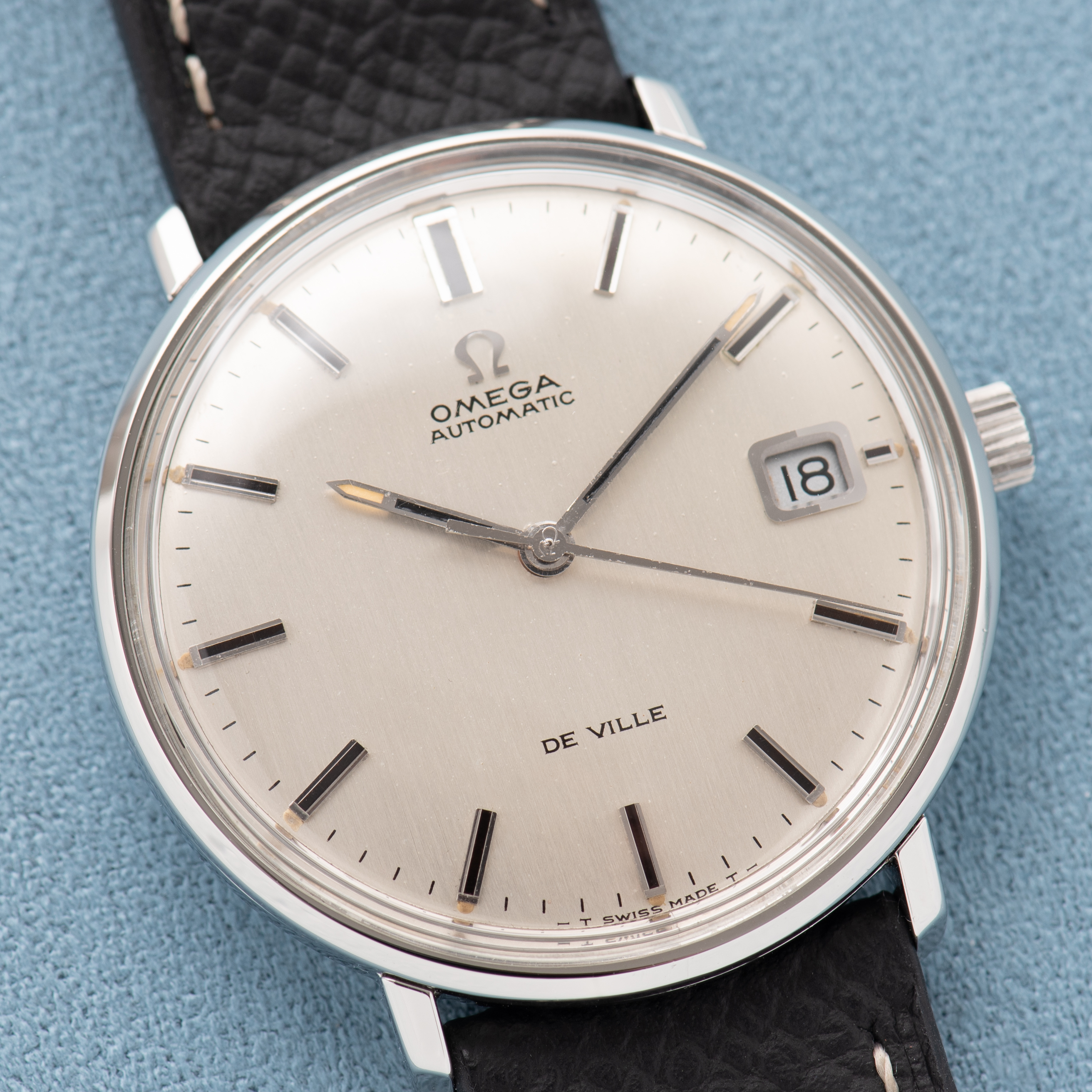 Zicht op Omega Automatic De Ville Monobloc Steel Ref 166.033 uit 1968