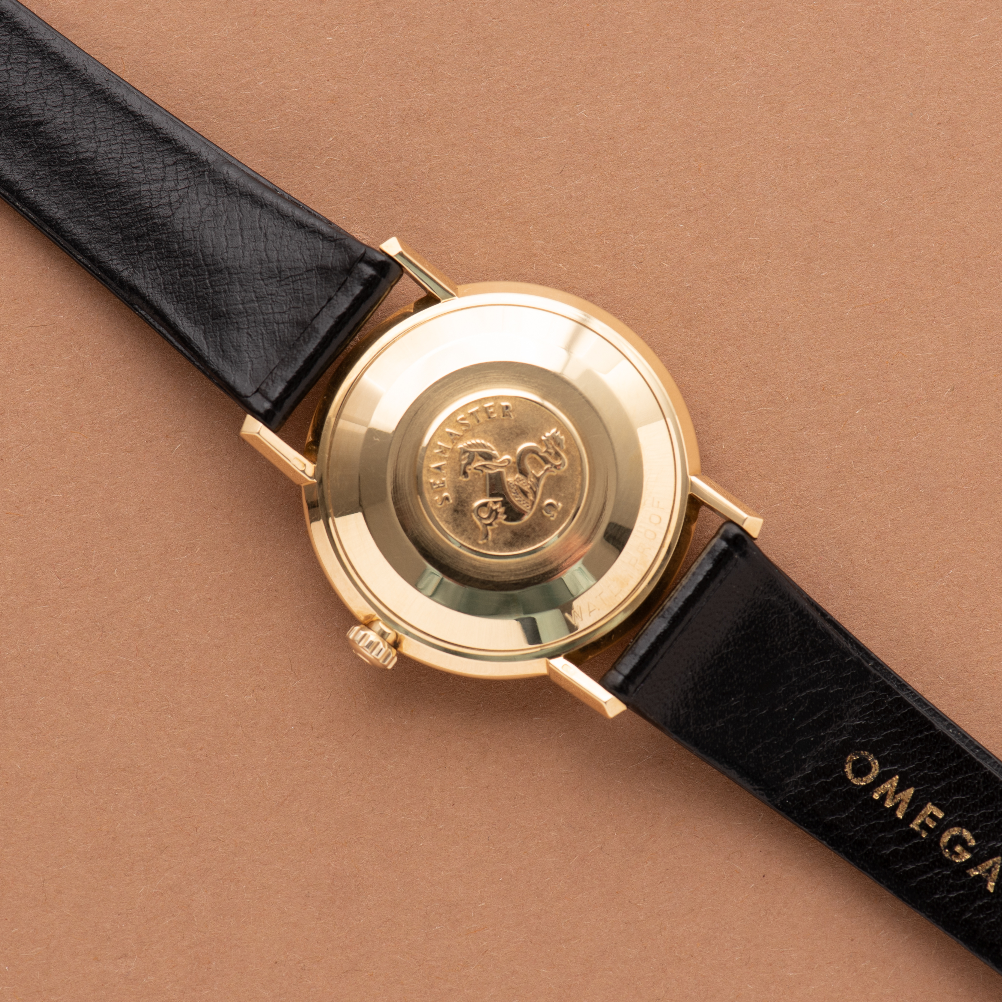 Vue de Omega Automatic Seamaster De Ville Gold 18k 0,750 réf 166.020 from 1966