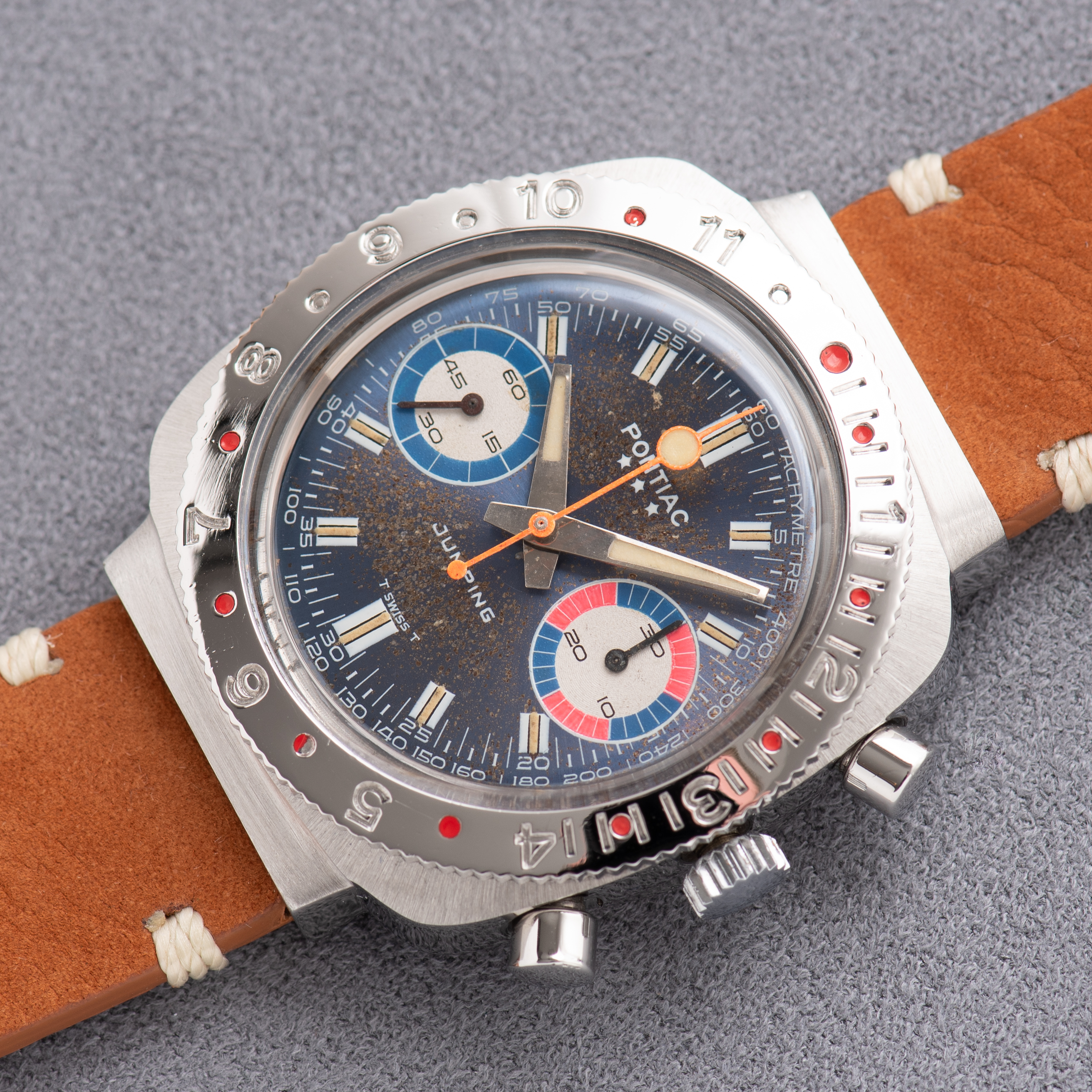 Vue de Pontiac *** Jumping Chronographe Valjoux 7733 from 70'