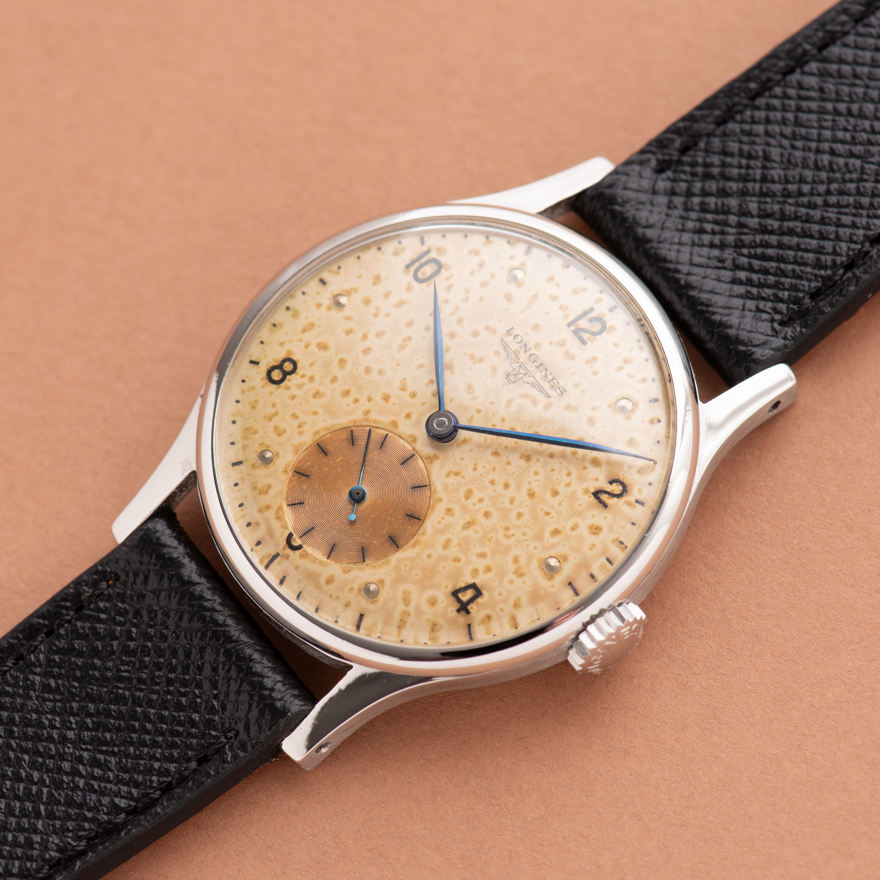 Vue de Longines mécanique "leopard" patina dial réf 5349943 cal 1268z