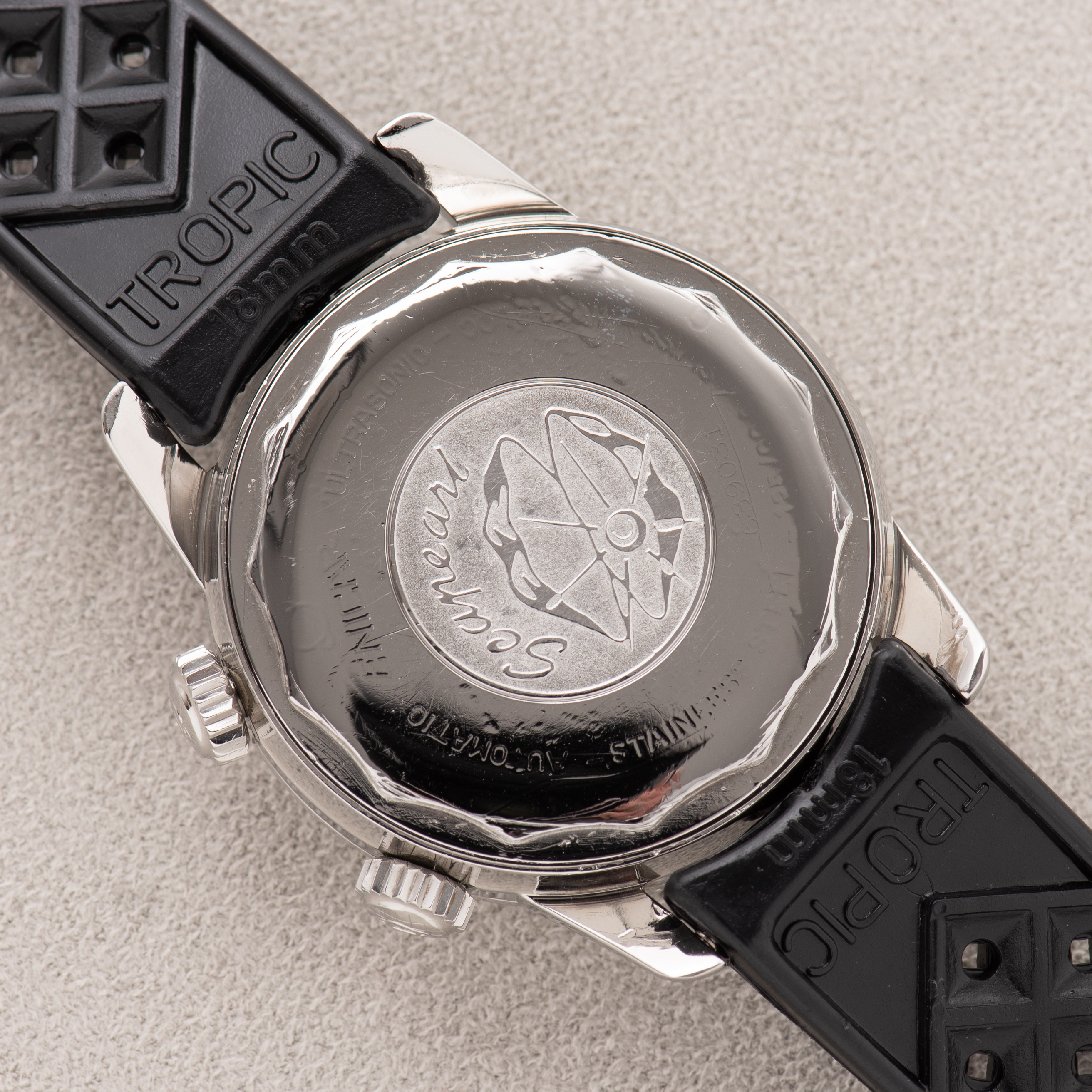 Vue de Enicar Automatic Sherpa Super-Divette réf 125.004 from 1965