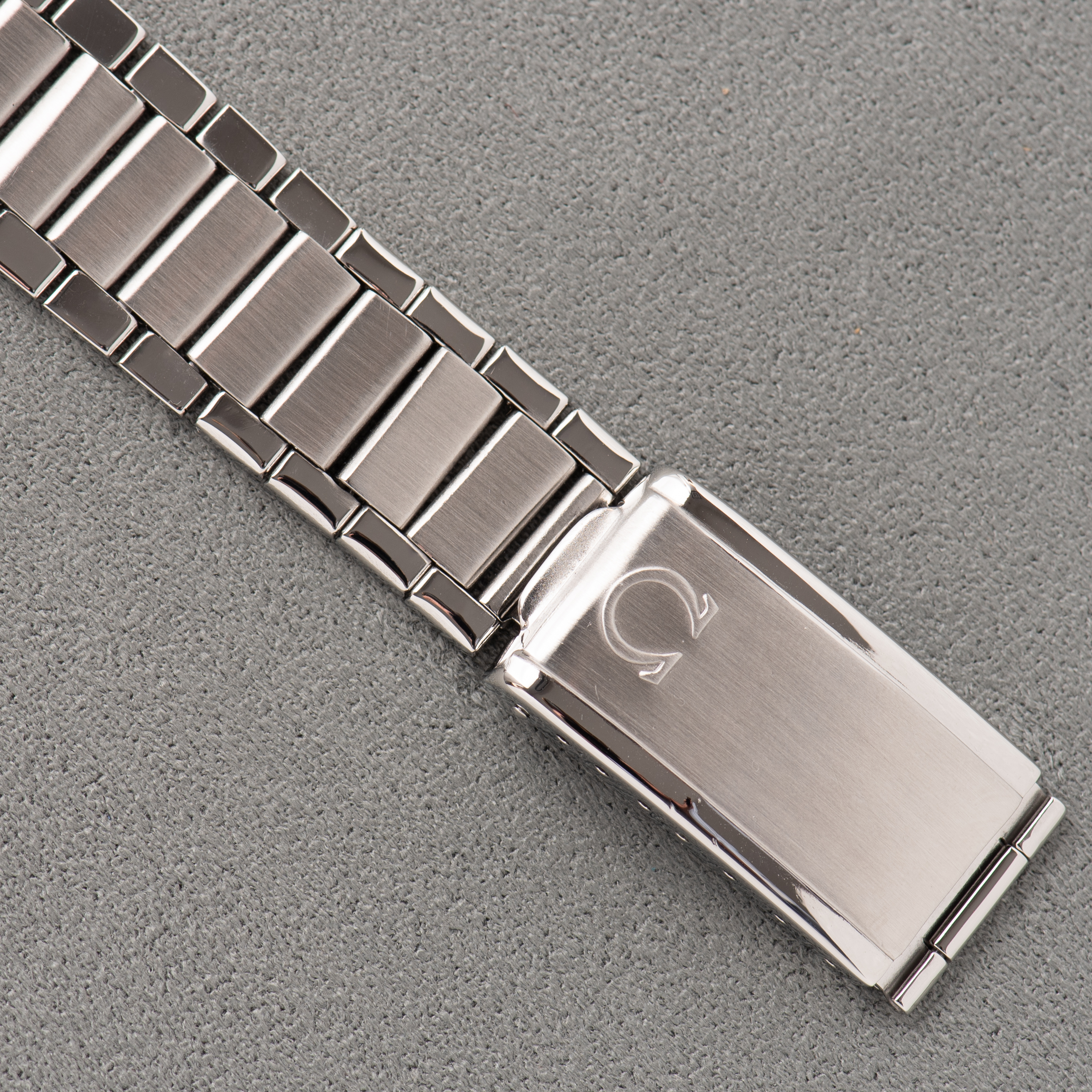 View of Omega Seamaster 600 Date Steel Full Original Date Ref 136.011 from 1966