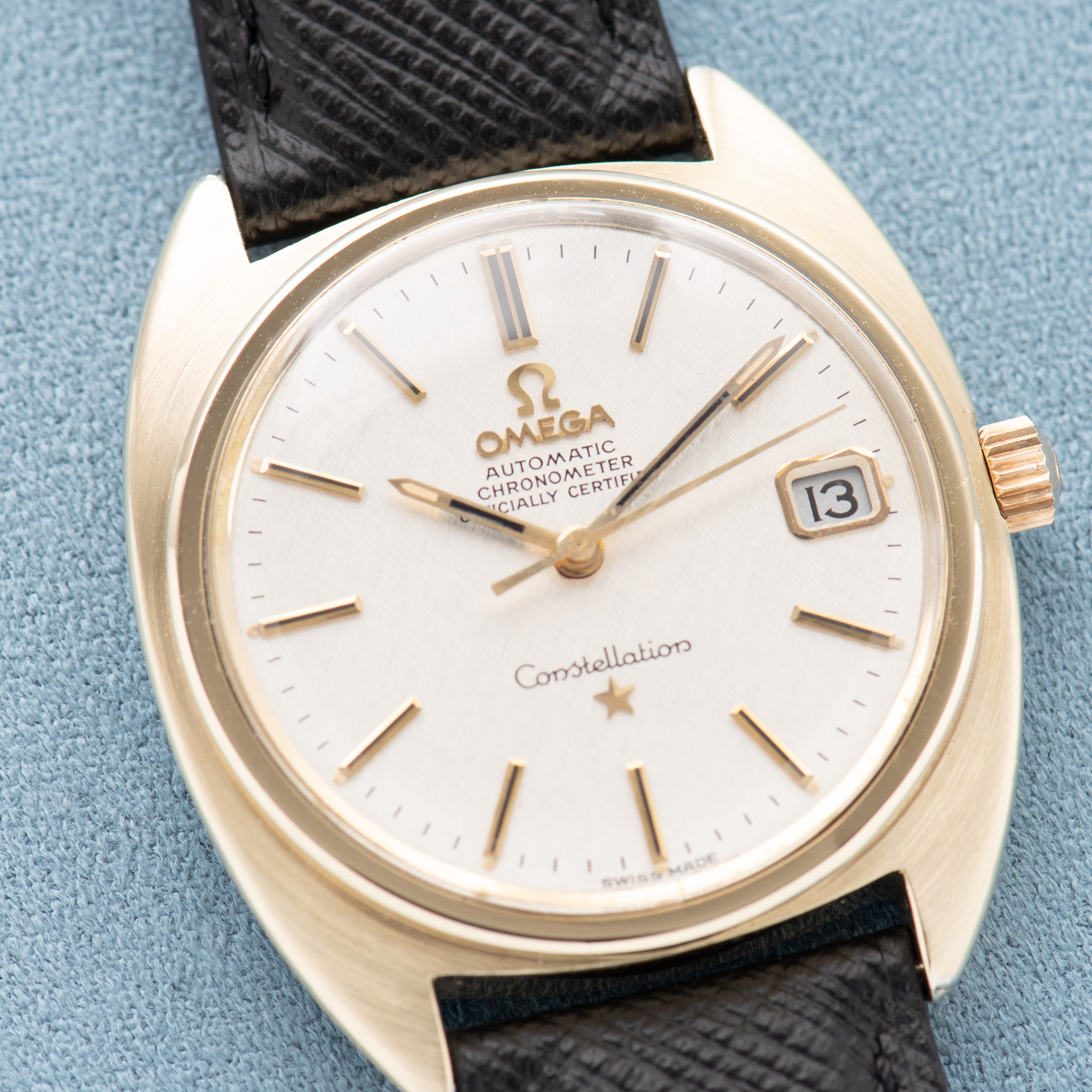 Vue de Omega Constellation Chronometer C-shape 14K Gold Capped from 1969 Réf 168.017