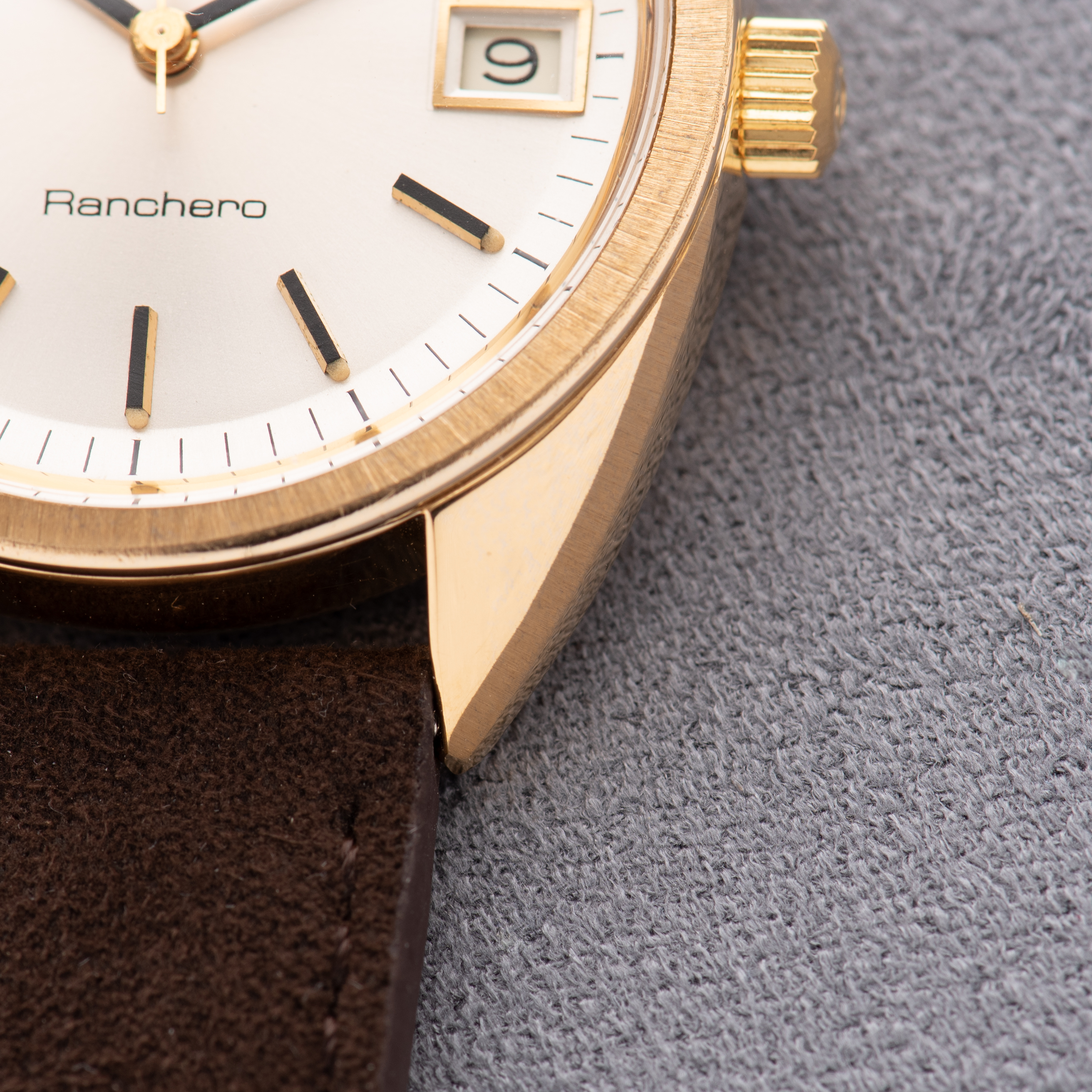 Vue de Omega Ranchero Automatique Date Réf 166.0218 from 1975