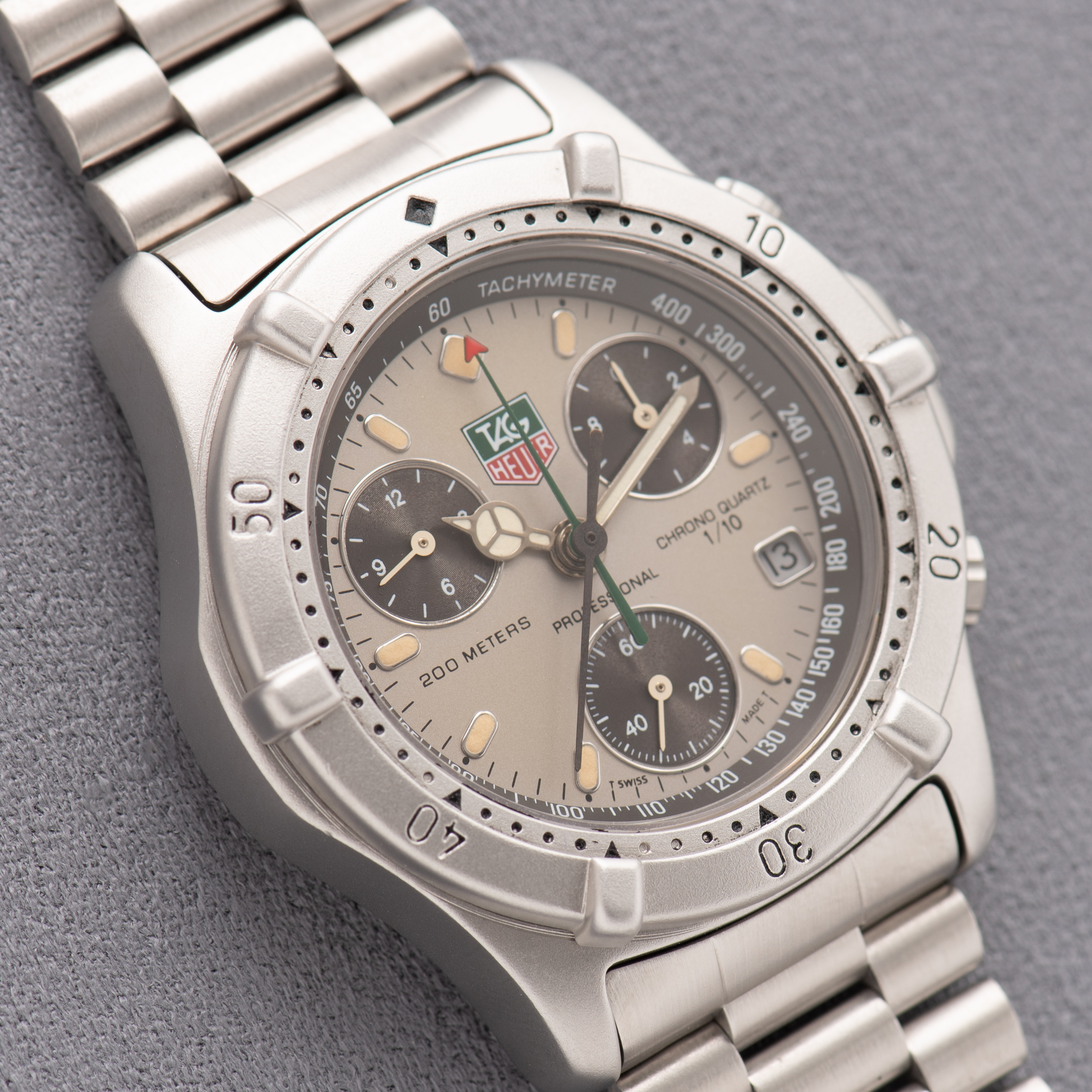 View of TAG Heuer Professional 200 meters Chrono Quartz Ref 560.260M Full Set from 1993