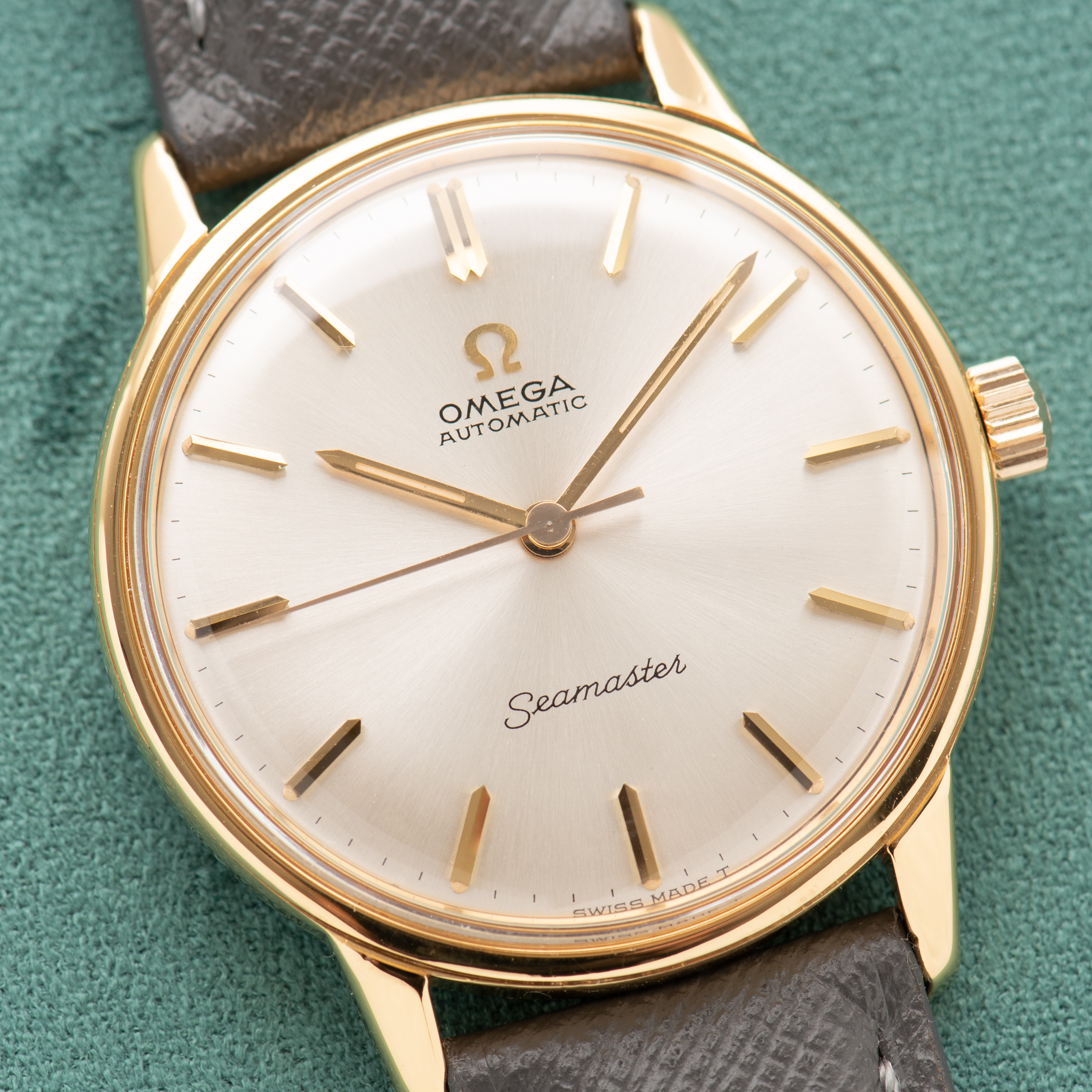 Zicht op Omega Automatic Seamaster Gold Plated/steel Réf 165.002 from 1965