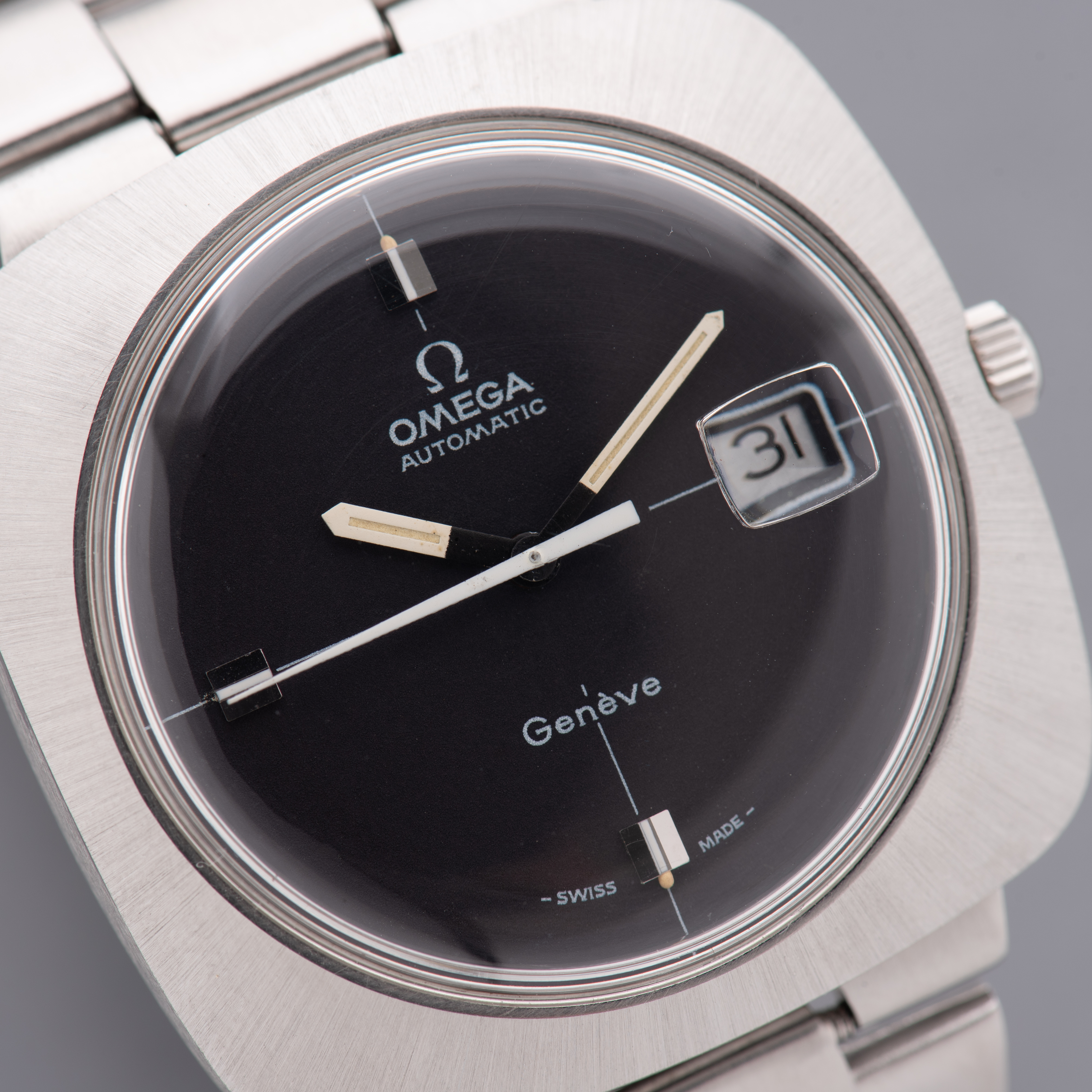 View of Omega Genève "Dynamic" Automatic black dial from 1969 Réf 166.081