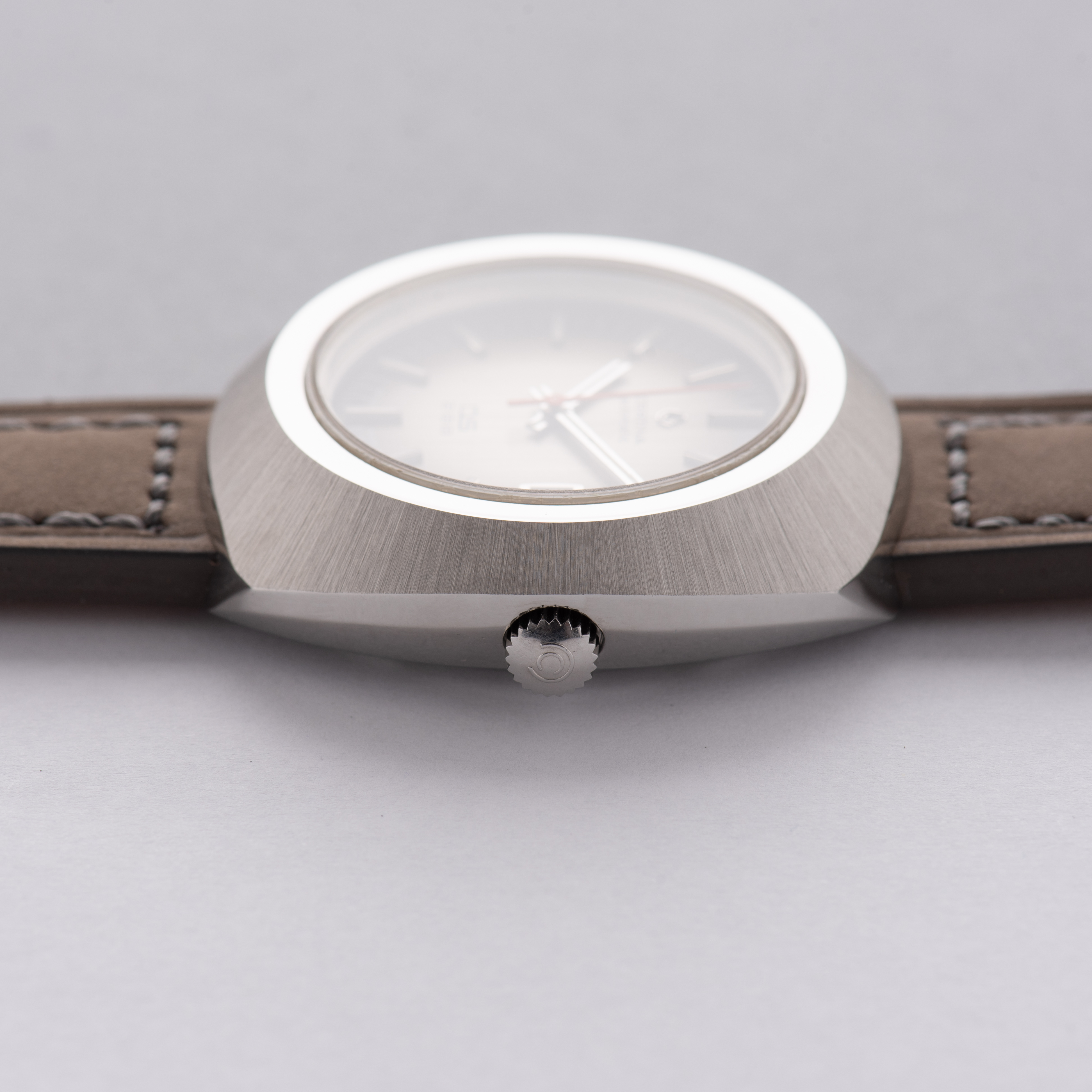 Vue de Certina Automatic DS 288 réf 346825 cal 25-681