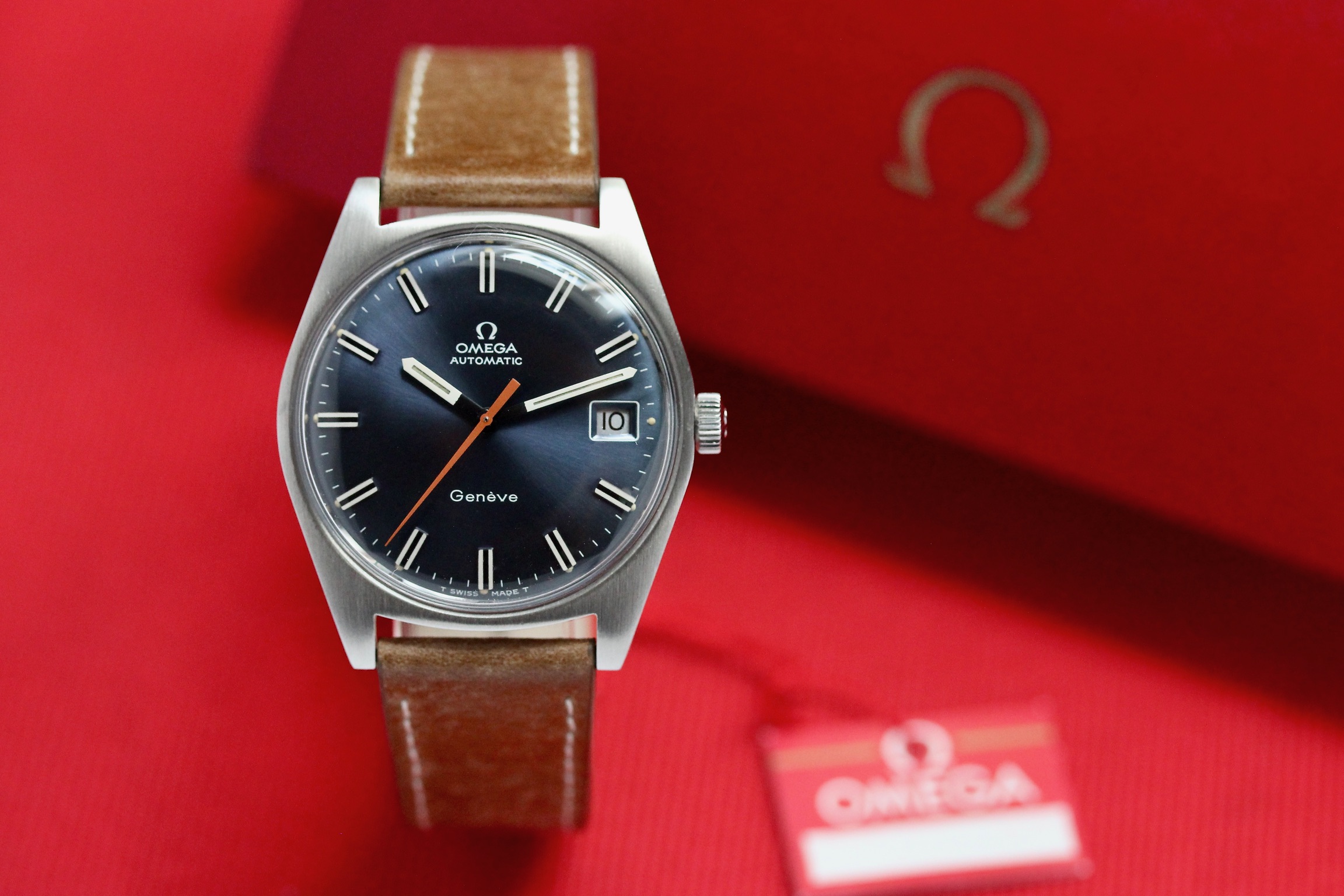 Vue de Omega Genève réf 166.041 "Ultraman" cal 565