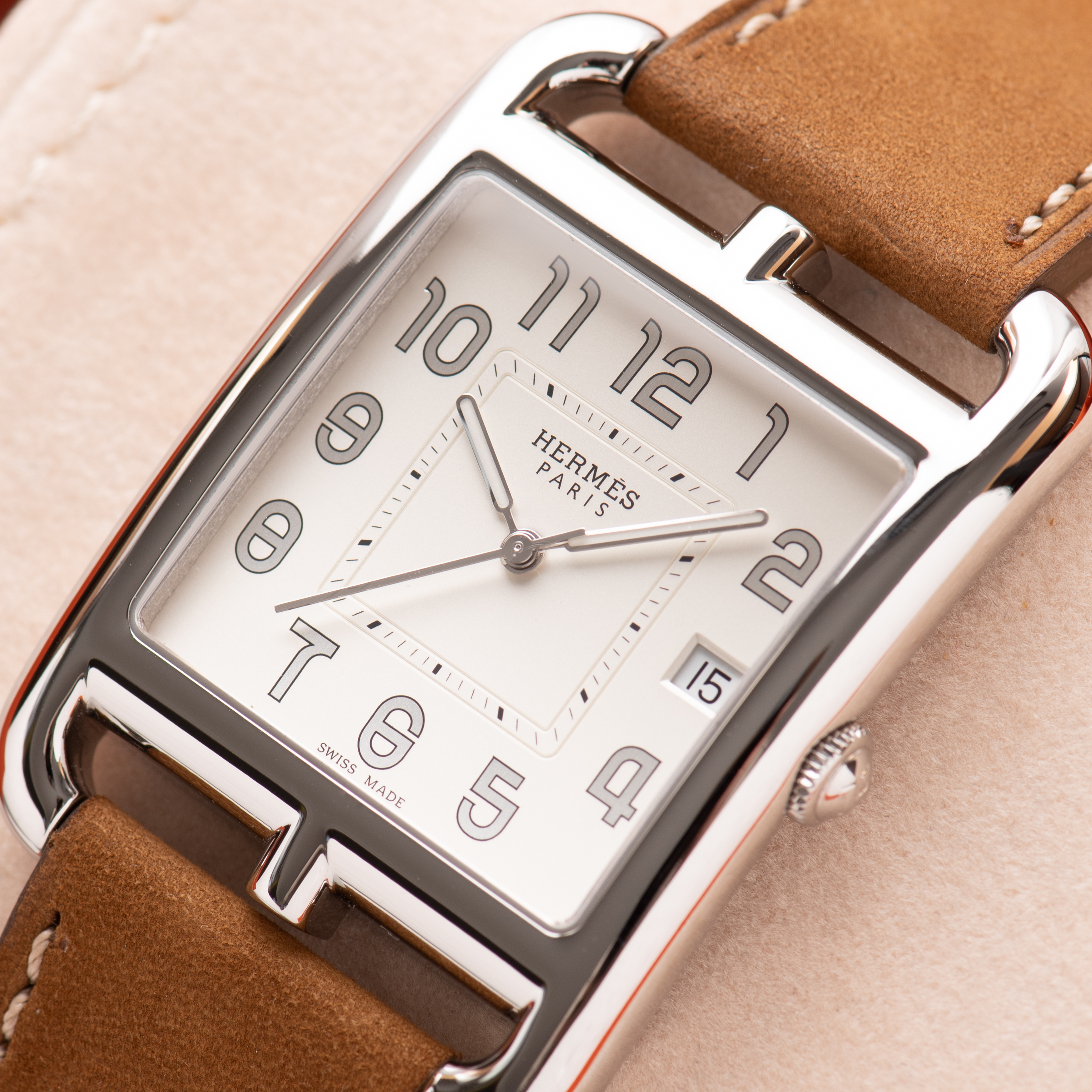 View of Hermes Cape-Cod GM Silver Dial réf CC1 810 Full Set 2019