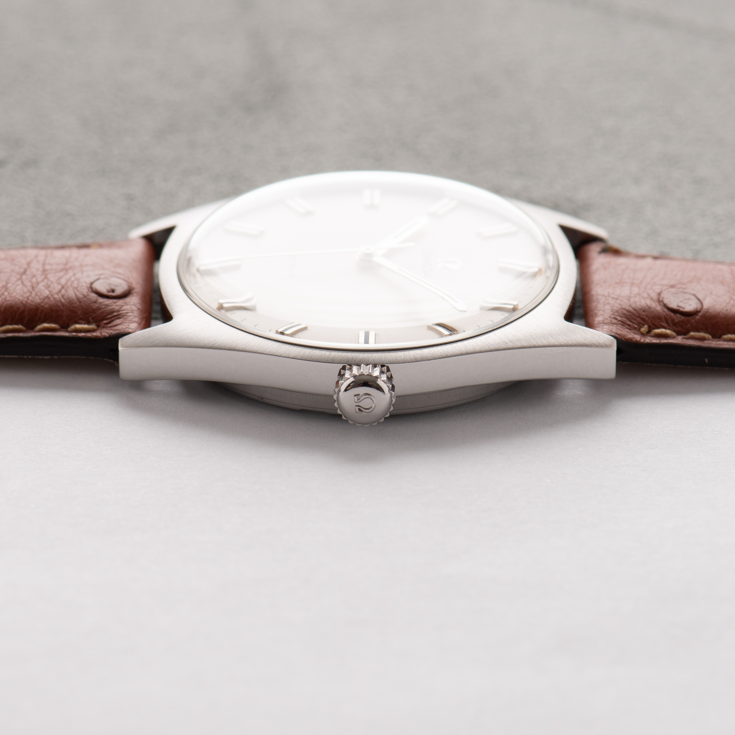 View of Omega Genève « Cream Dial » – Réf. 135.041 – 1968