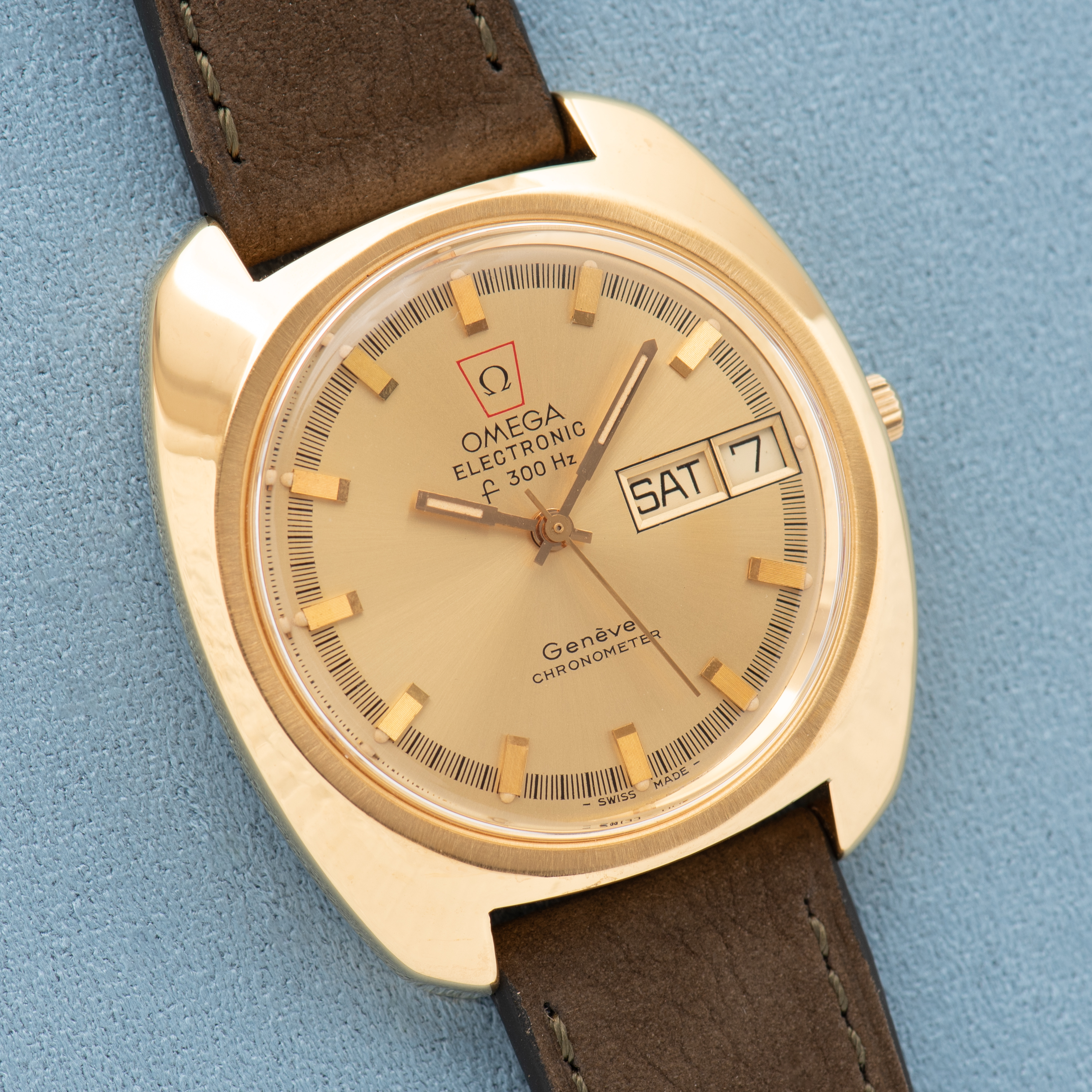 Vue de Omega Electronic F300 Hz Genève Chronometer Champagne Dial Réf 198.031 from 1969