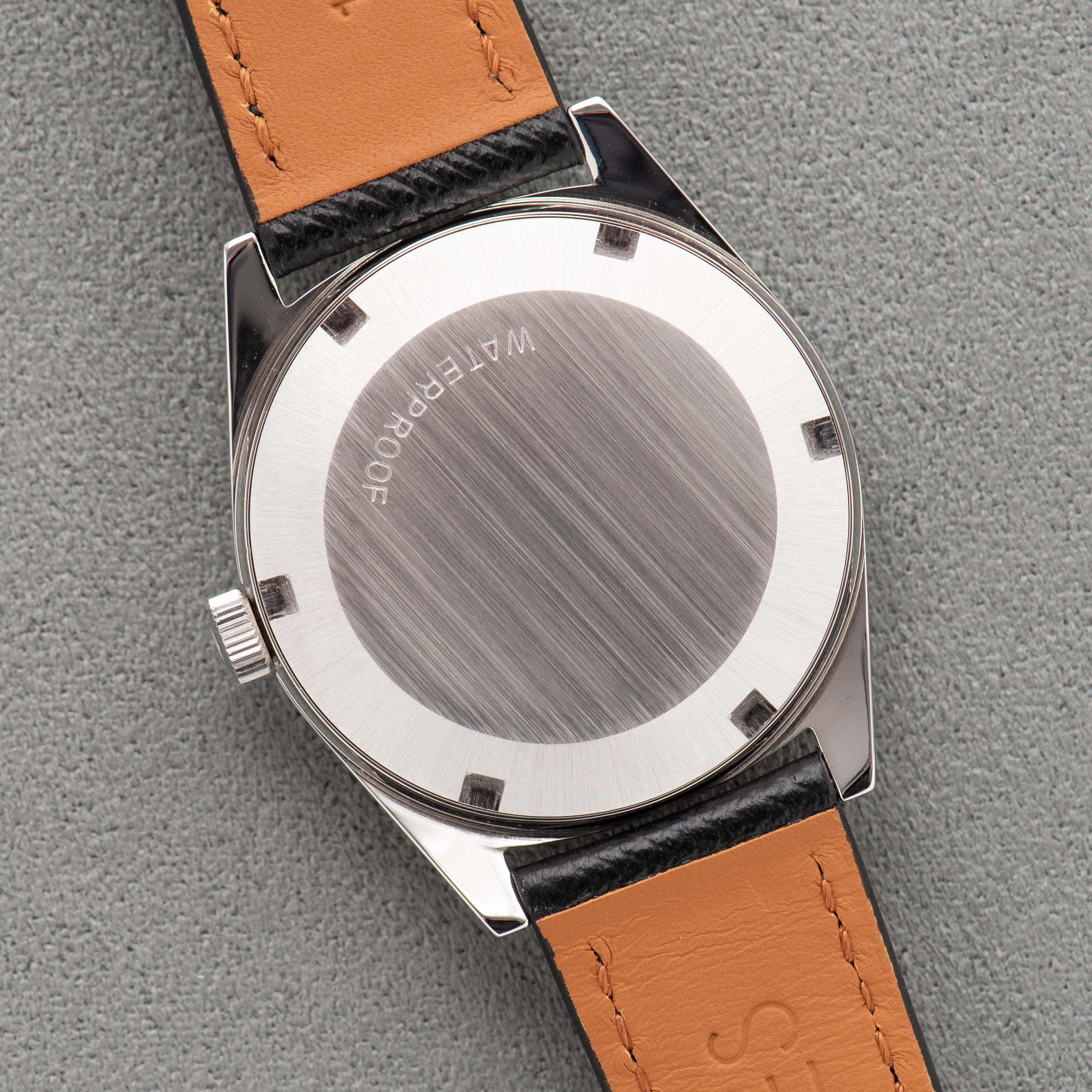 Zicht op Omega Automatic Genève Silver Dial/Steel Index réf 166.041 from 1969