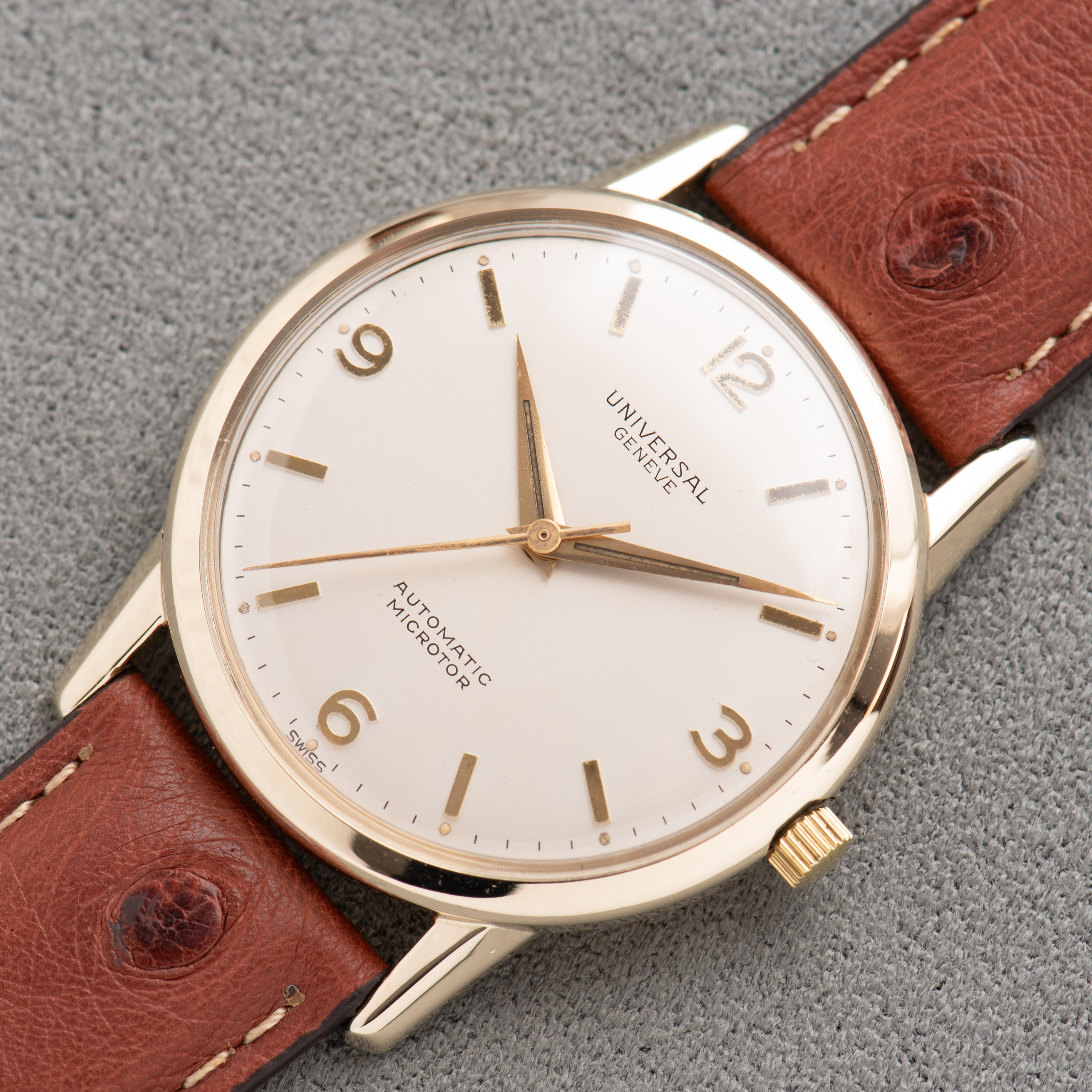 Vue de Universal Genève Automatic Micro-rotor cal 215 GoldFilled 10K Réf 3670121