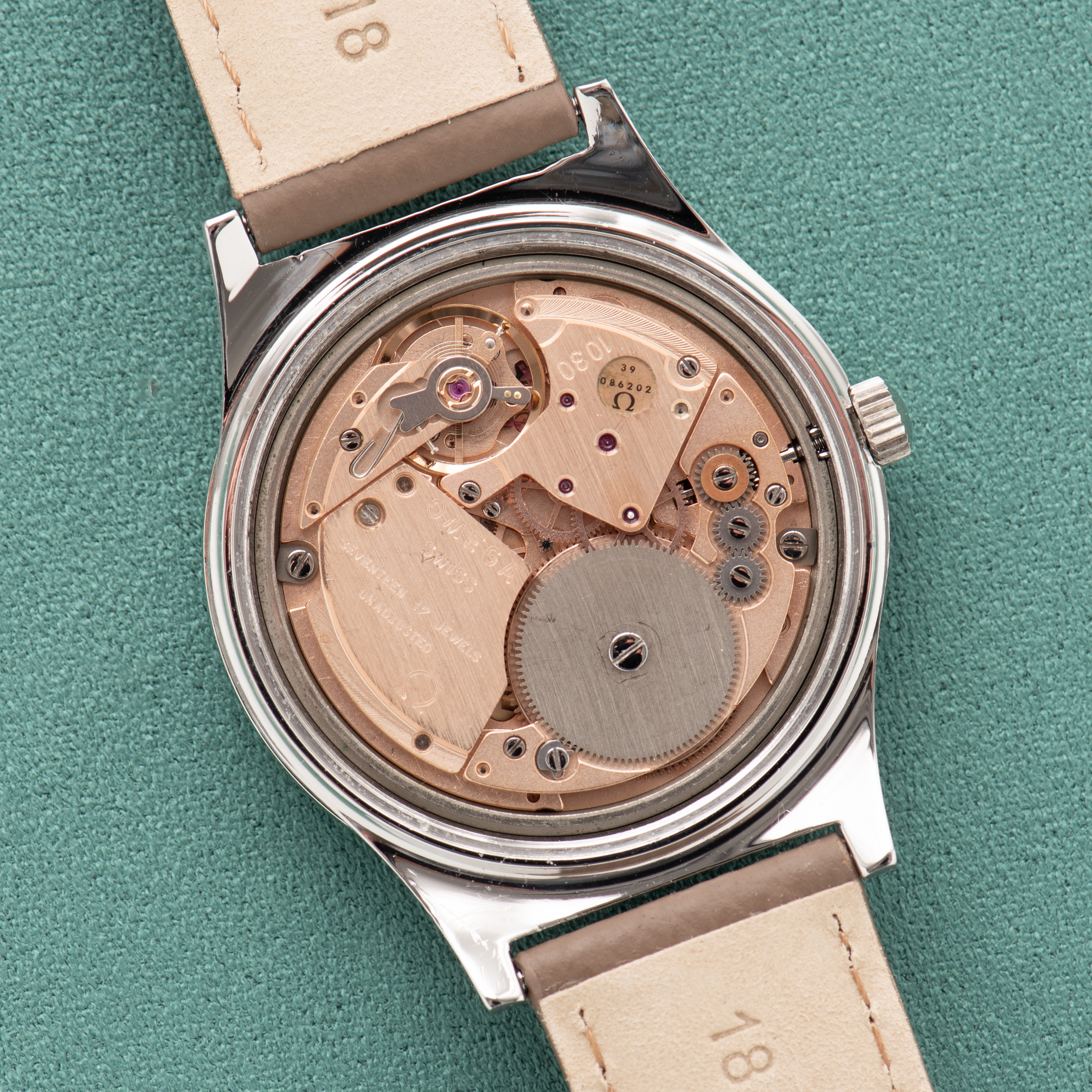 Vue de Omega Genève Date Cal 1030 Réf 136.0102 from 1975