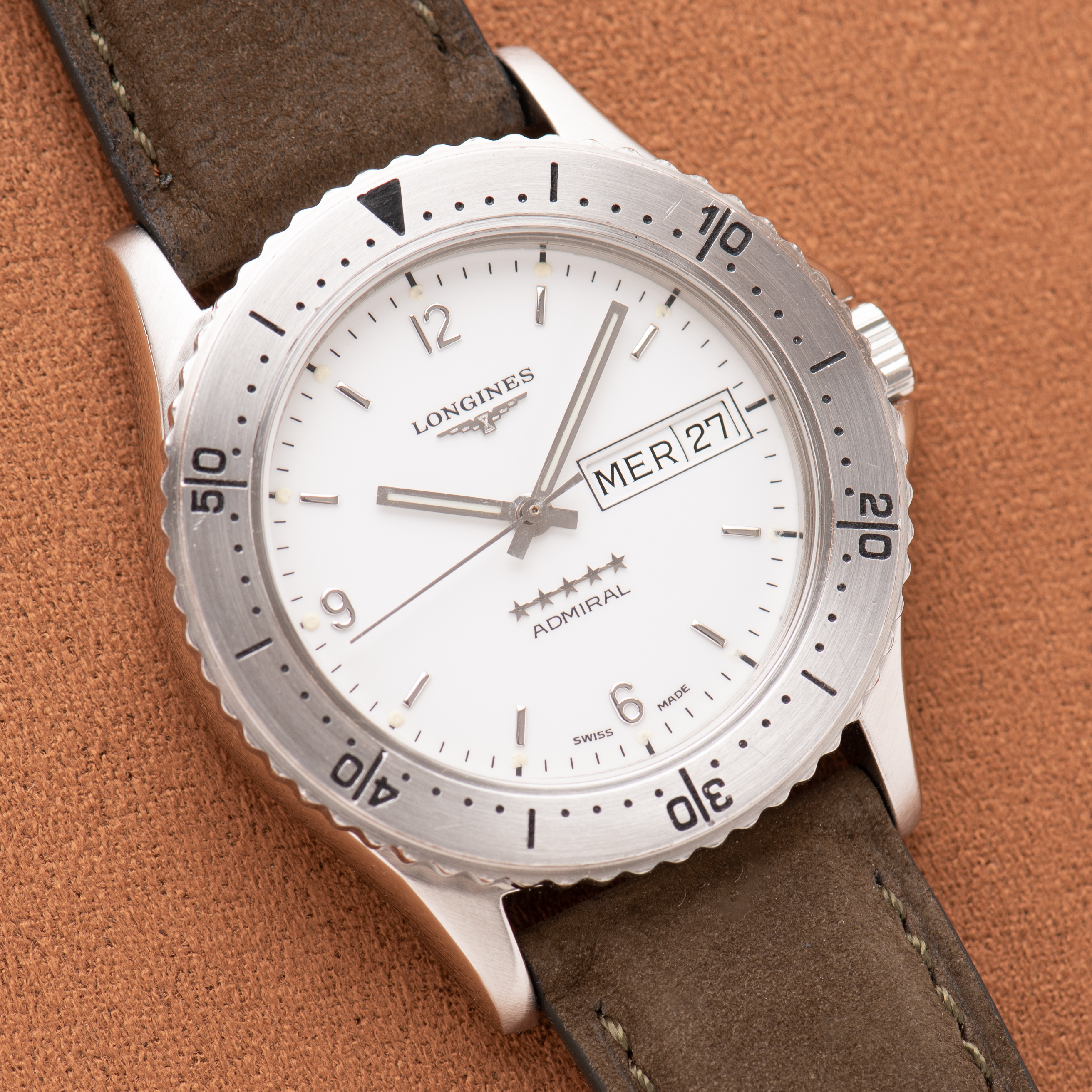 Zicht op Longines Admiral Automatic Day-date White Dial L3.60,4